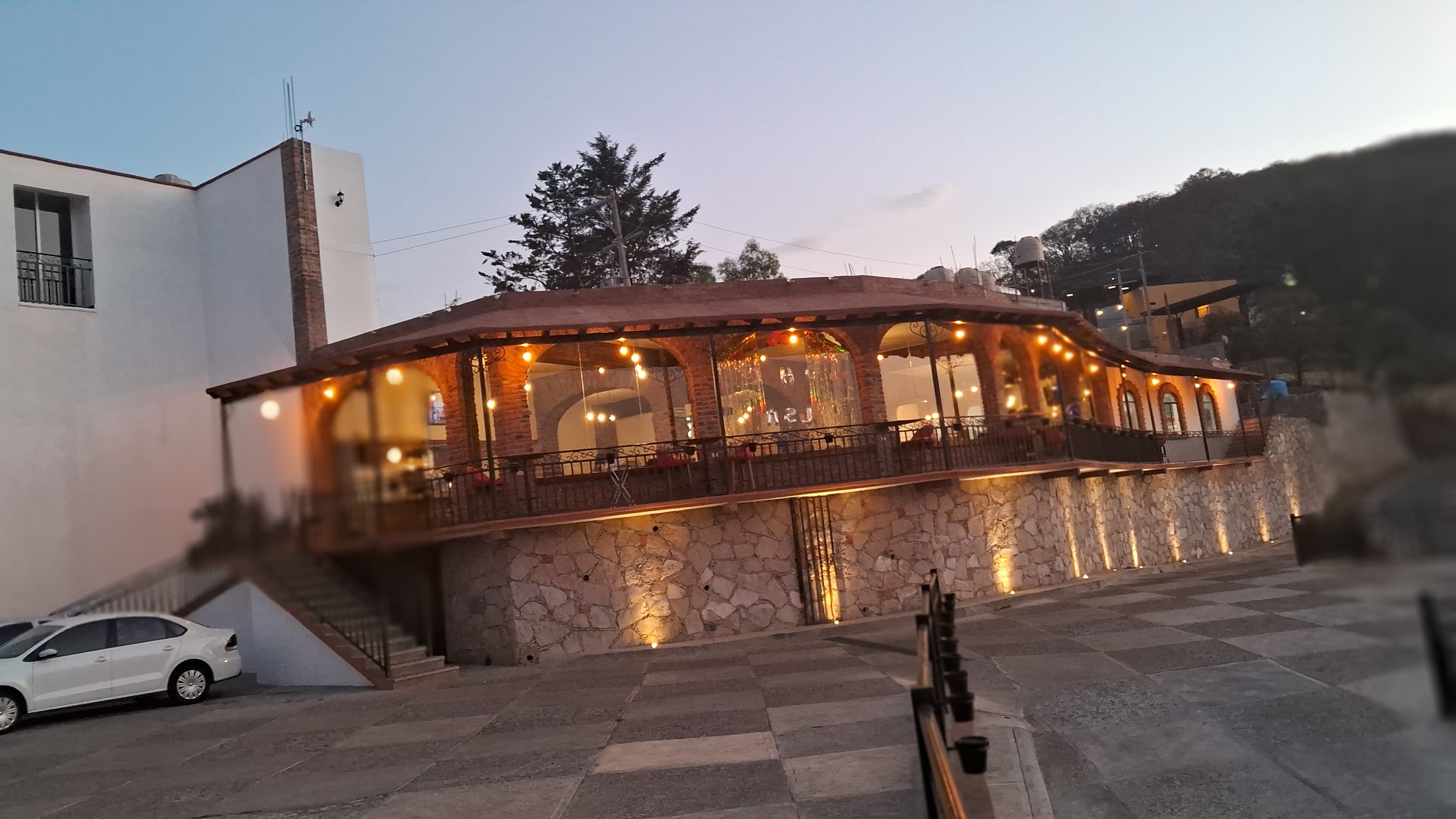 Tras Lomita Restaurante image 6