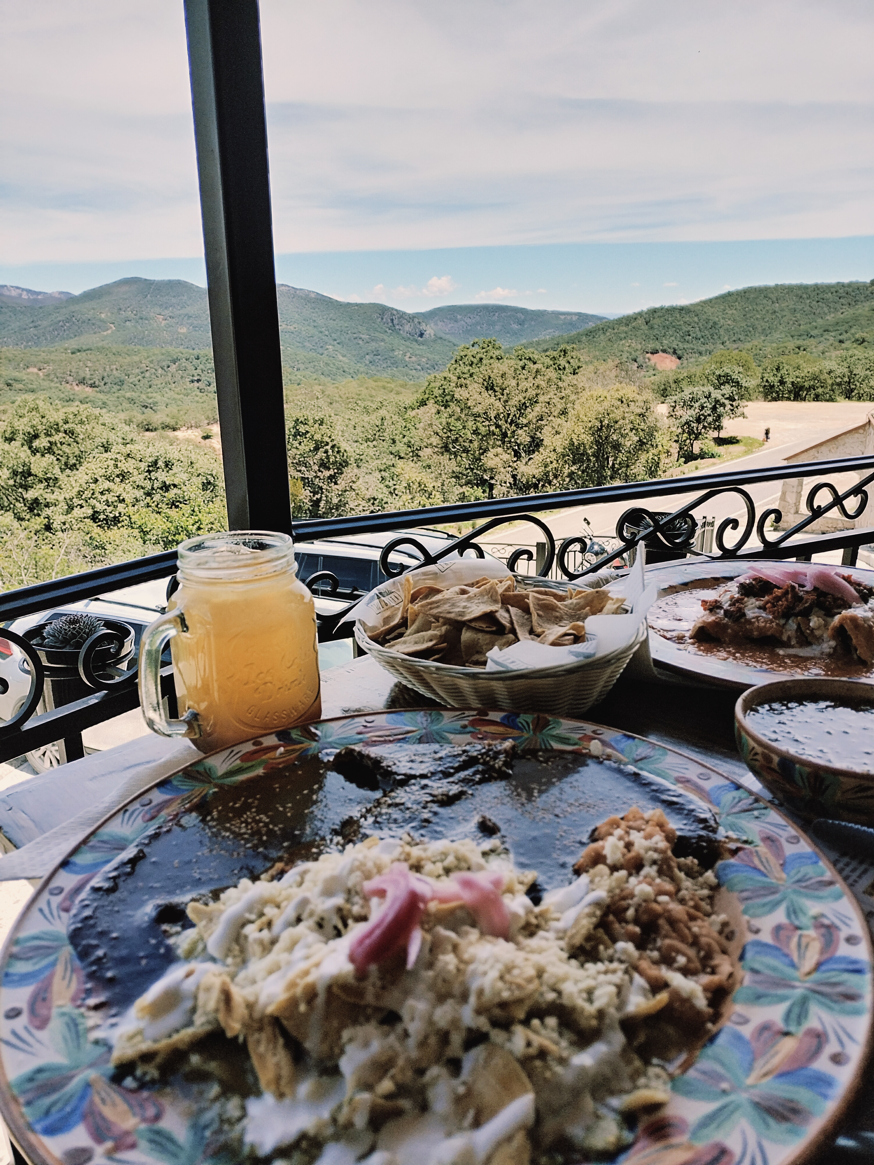 Tras Lomita Restaurante image 8