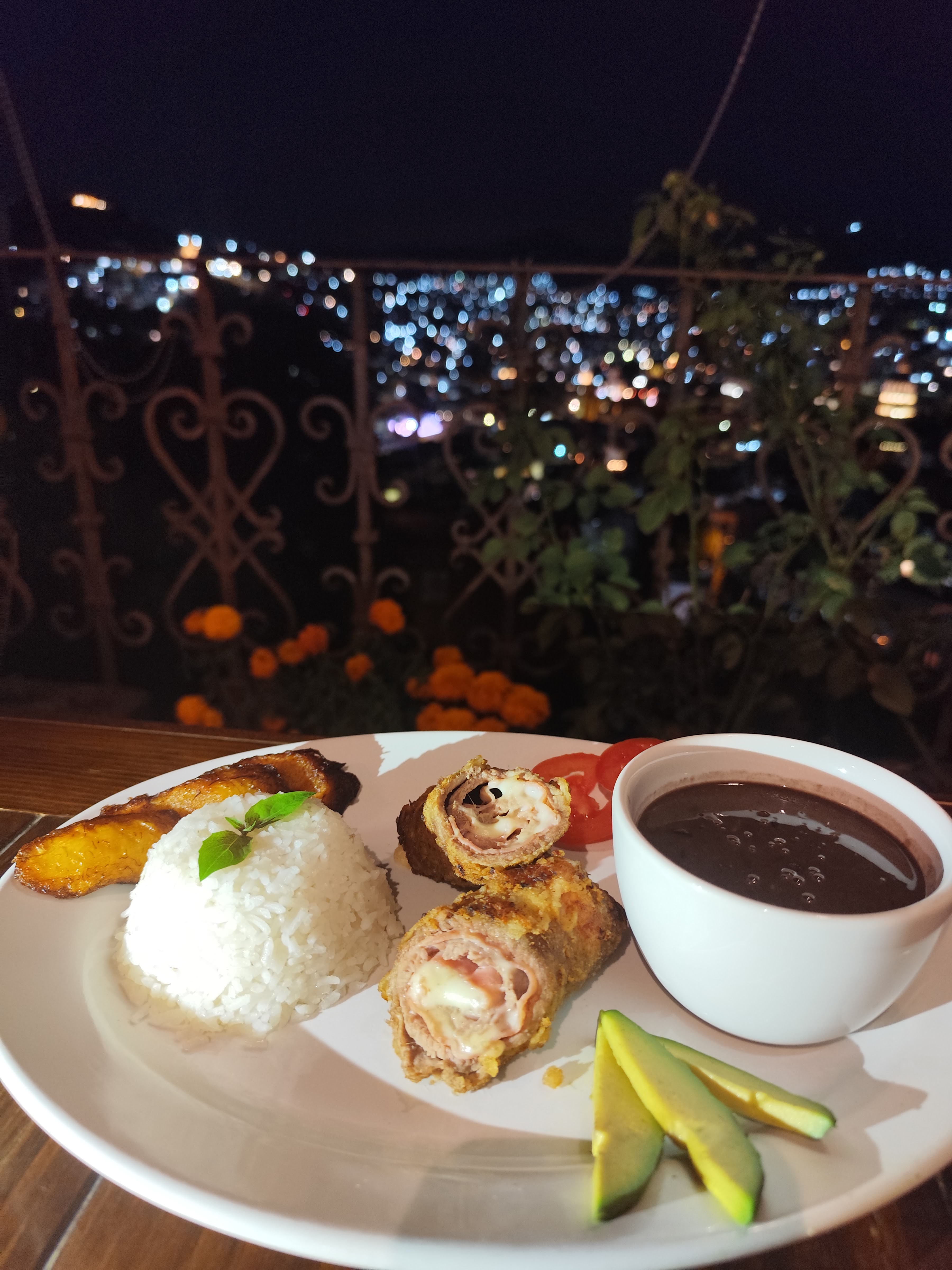 Restaurante La Perla image 4