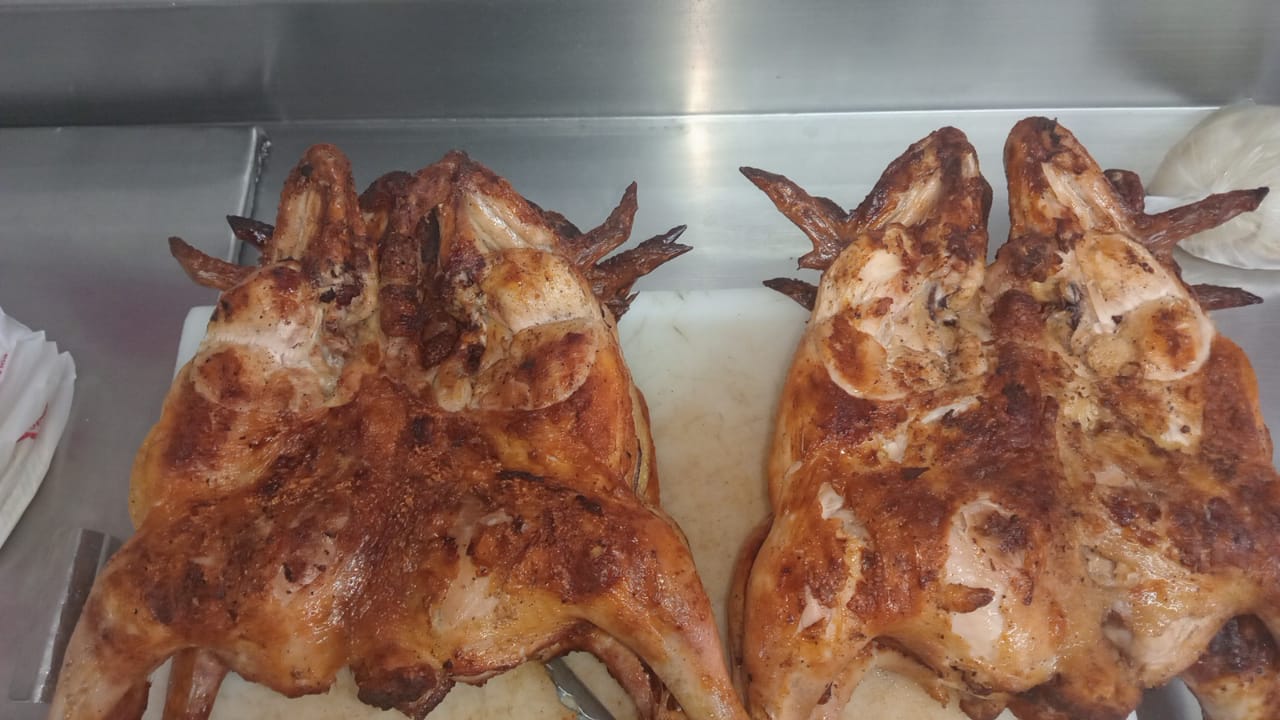 Pollo Feliz Nuevo Ideal image 1