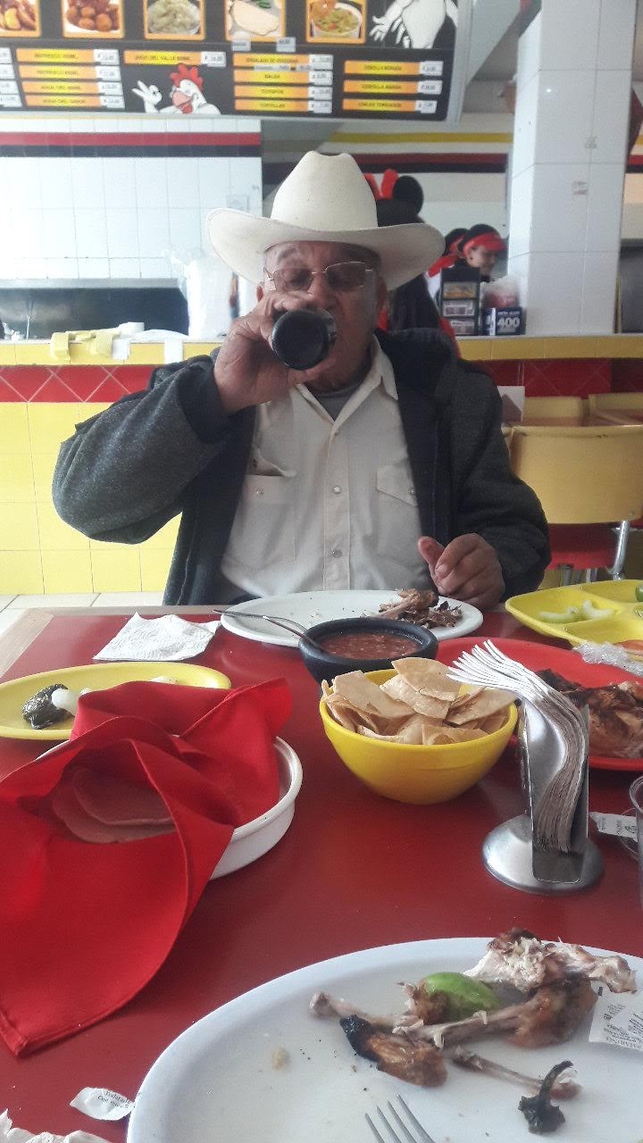 Pollo Feliz Nuevo Ideal image 8