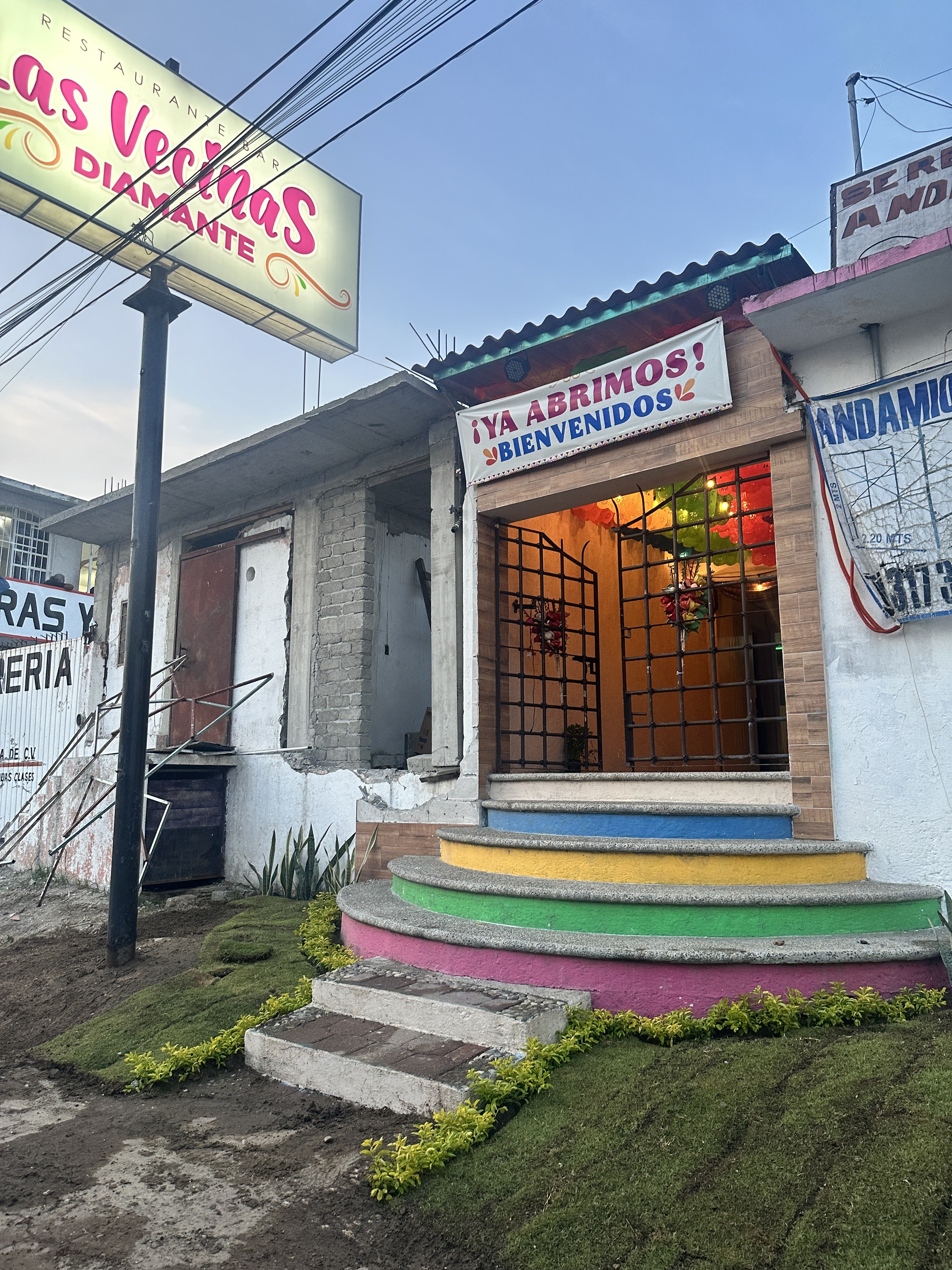 Las Vecinas Restaurante -Bar image 1