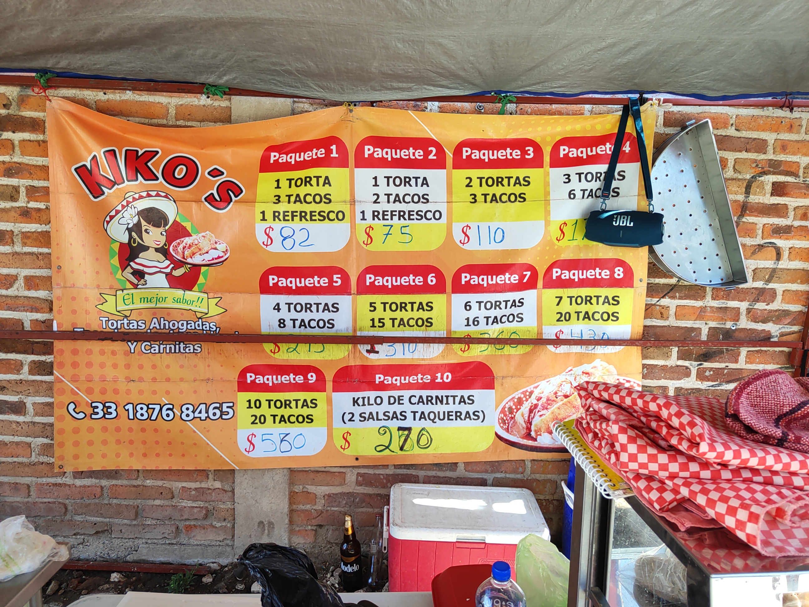 Tortas Ahogadas, tacos dorados y carnitas Kikos image 2