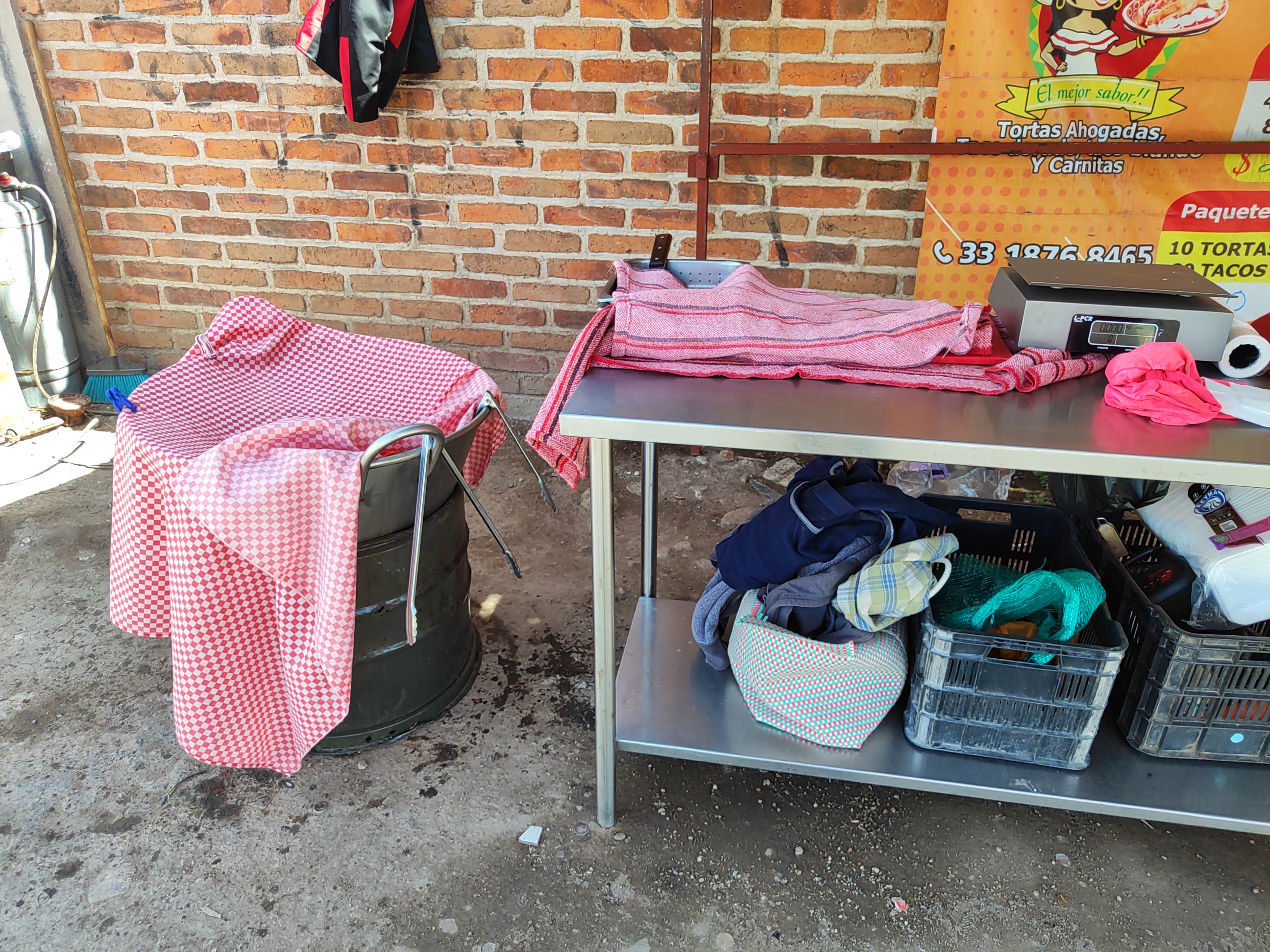 Tortas Ahogadas, tacos dorados y carnitas Kikos image 4