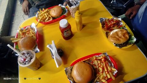 Olimpo Burgers image 2