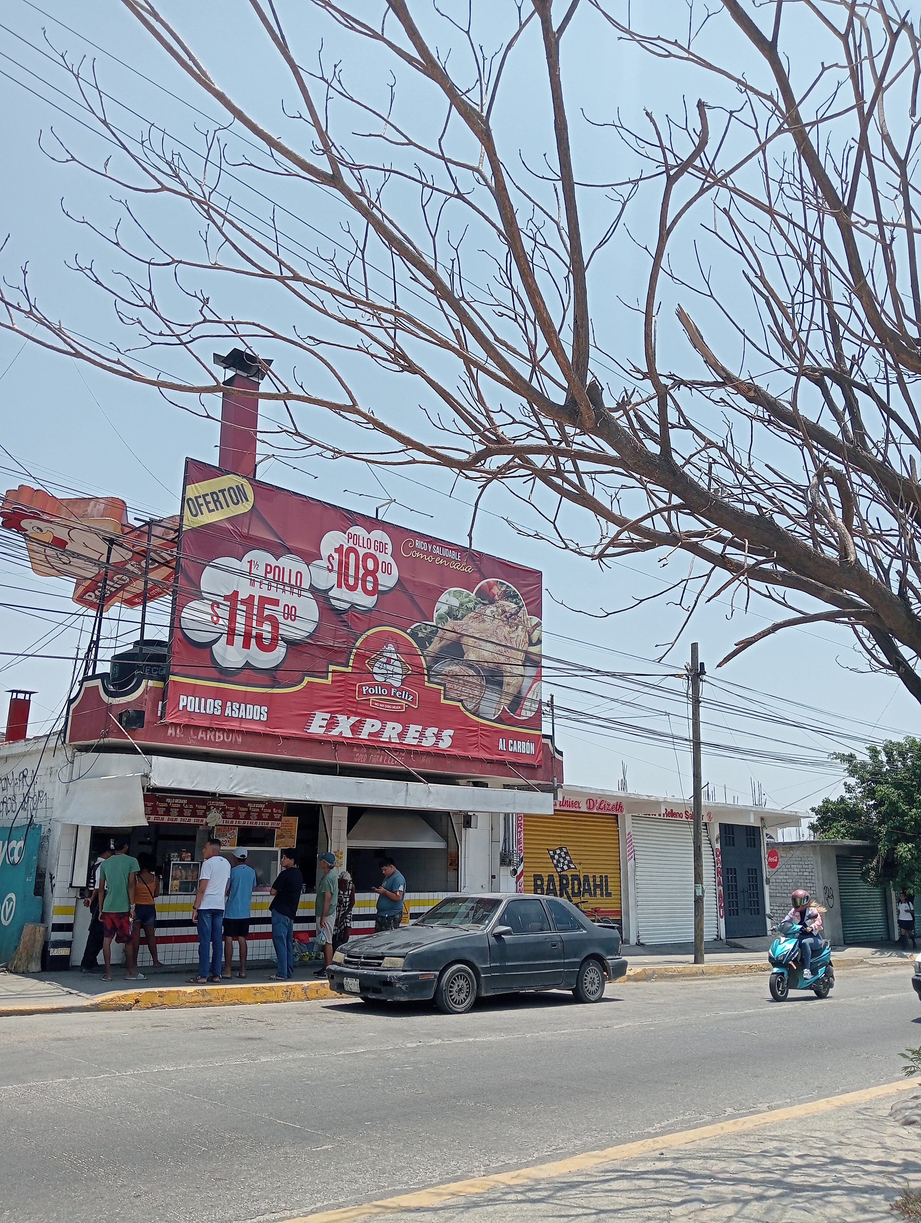 Pollo Feliz Sabana image 1