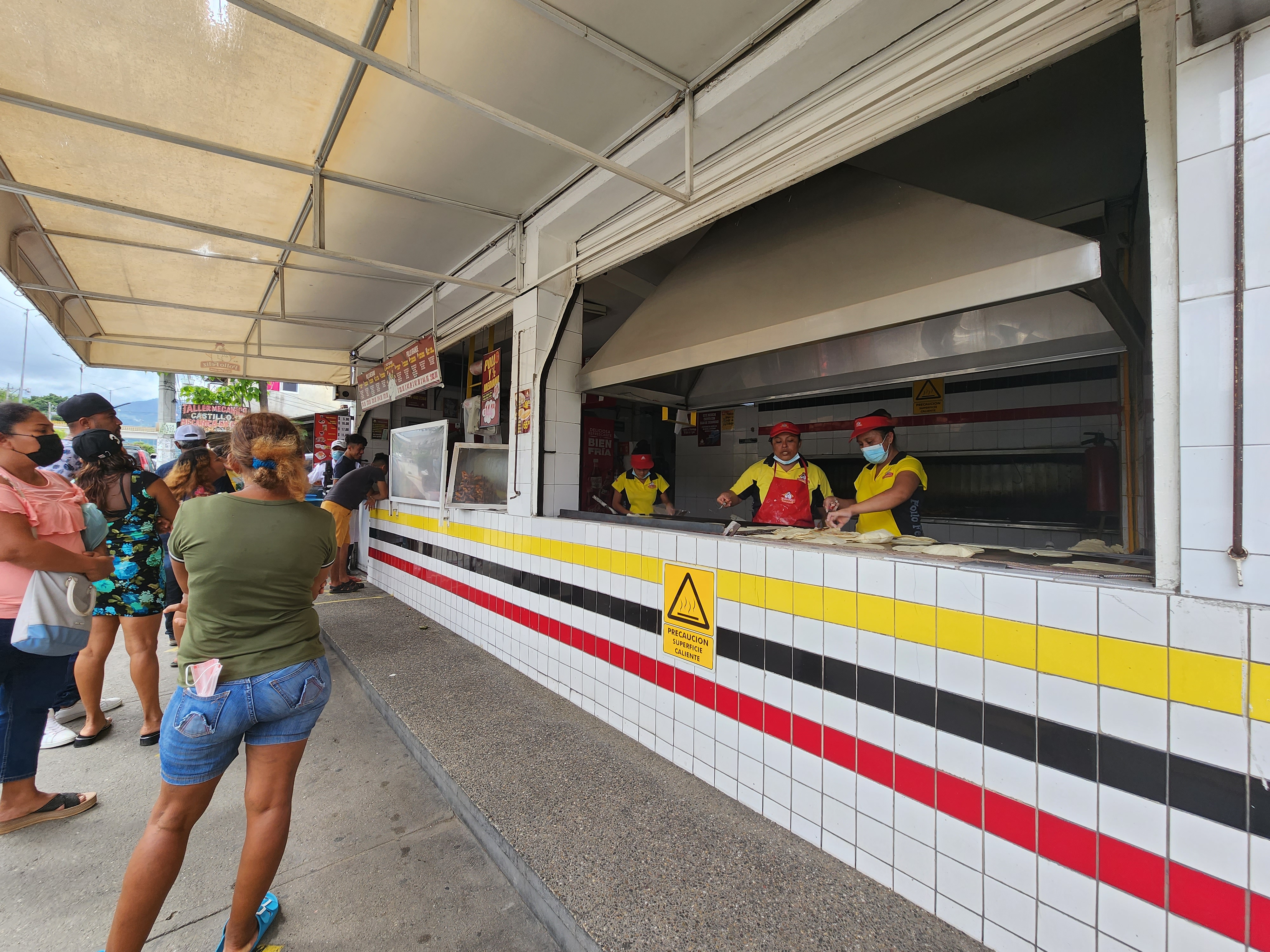 Pollo Feliz Sabana image 2