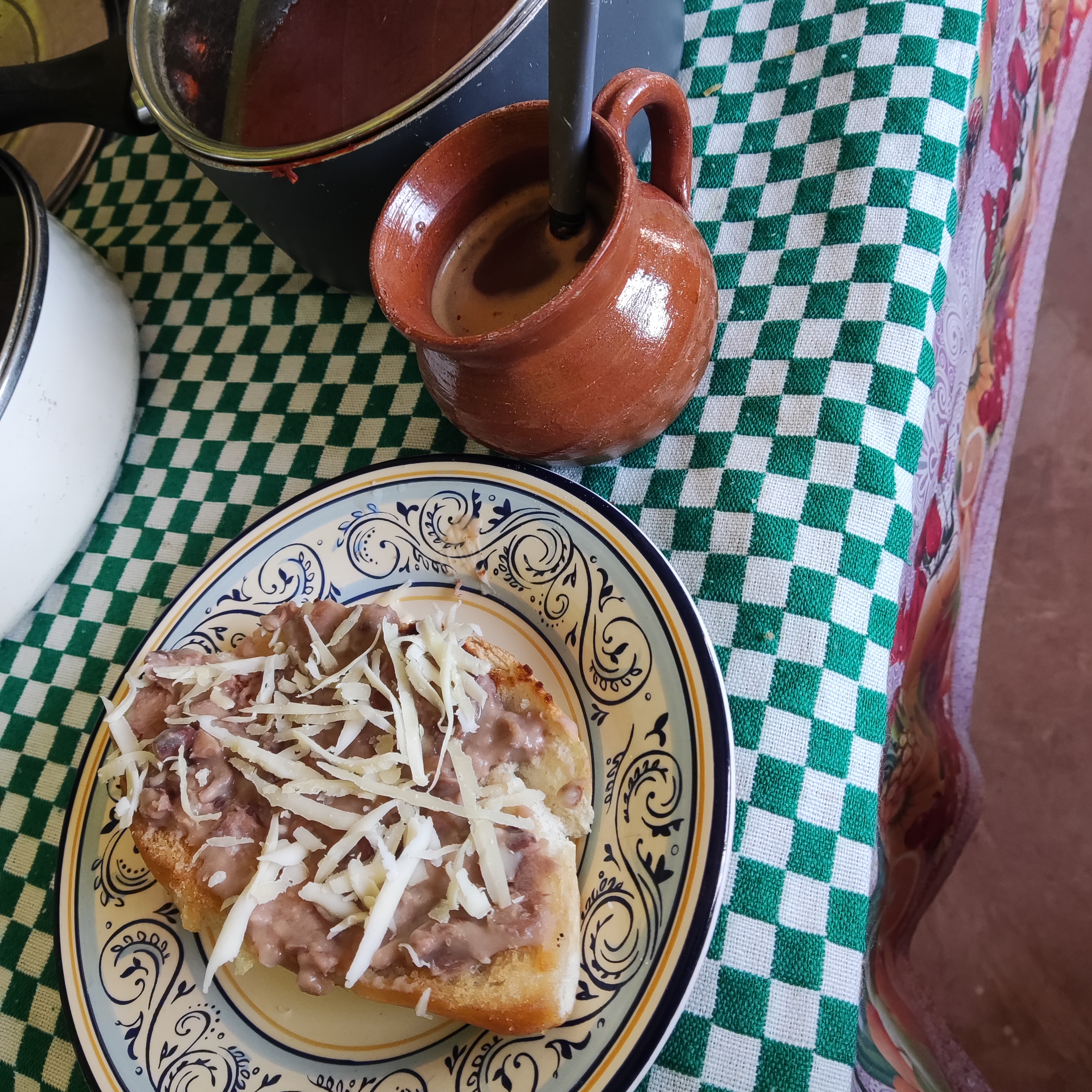 Gorditas "Las mentadas de doña Mague." image 4