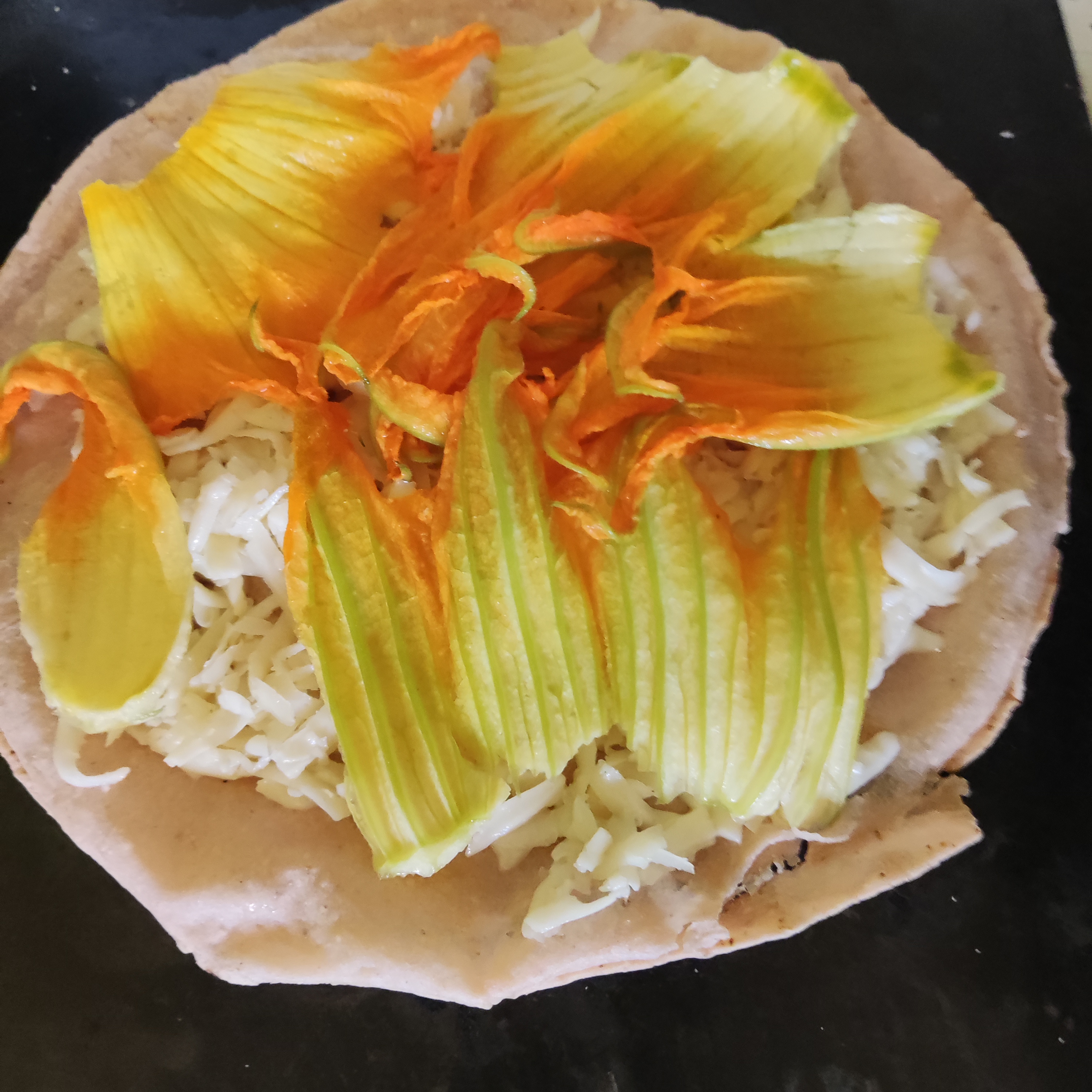 Gorditas "Las mentadas de doña Mague." image 6