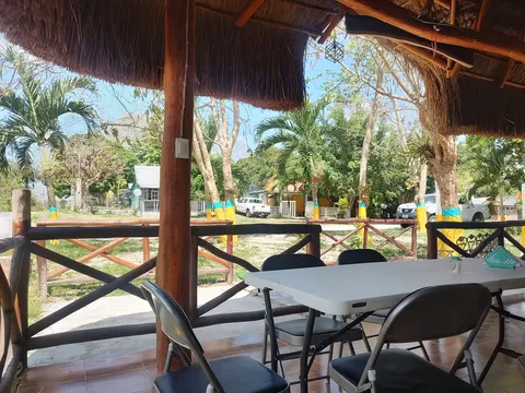 Las 3 Orquídeas image 3