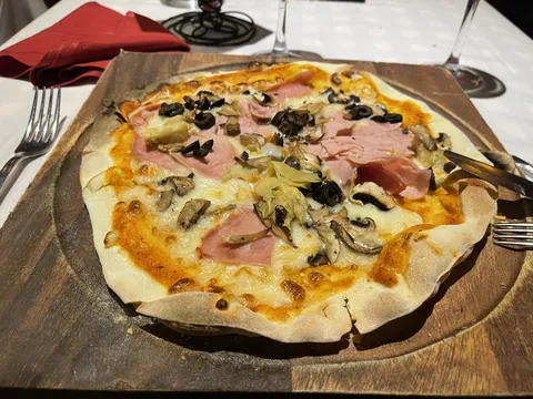 La trattoria image 2