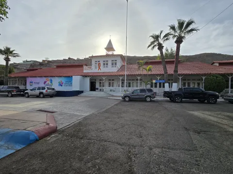 El Muelle image 4