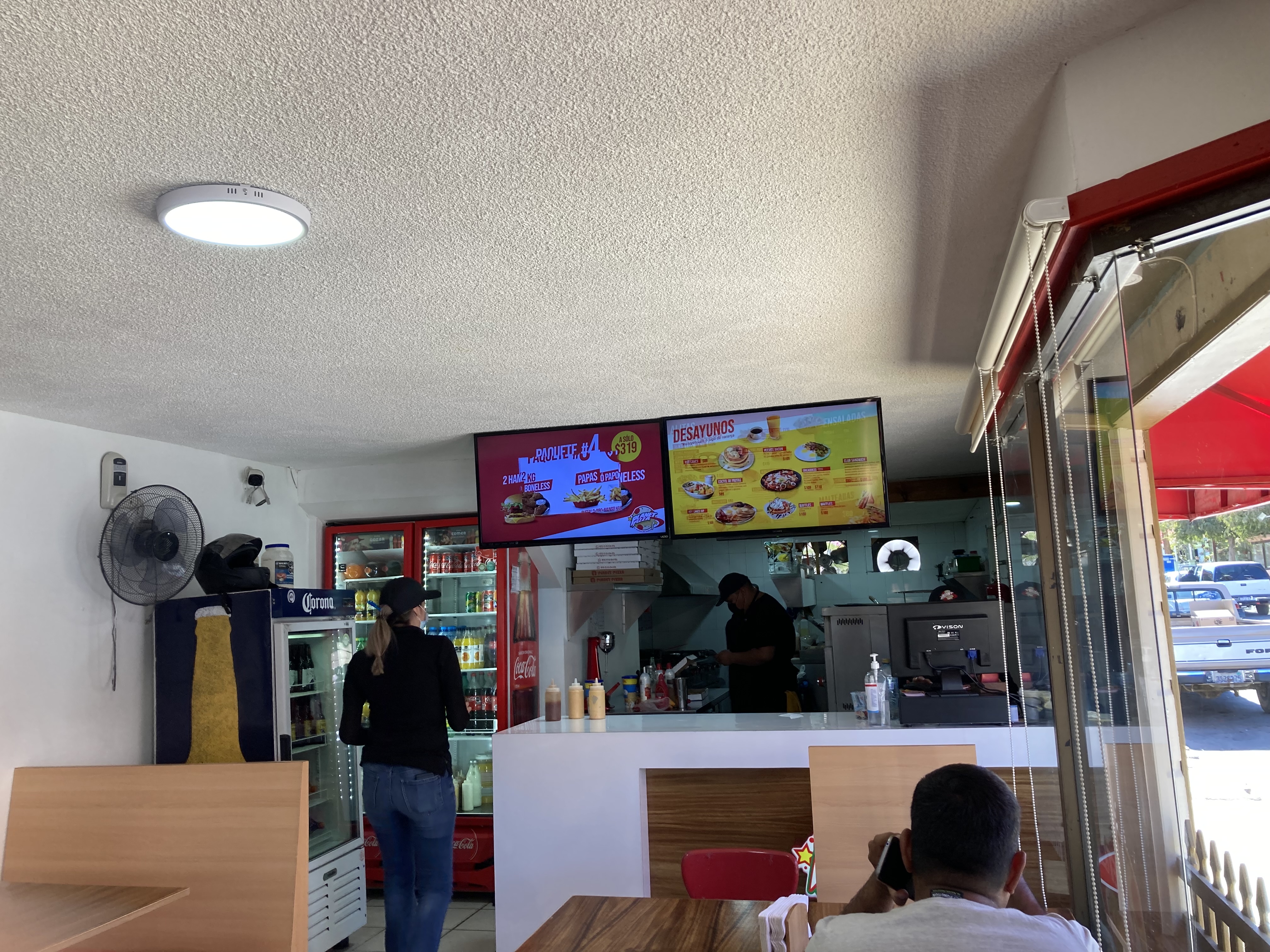 Planet Pizza image 6