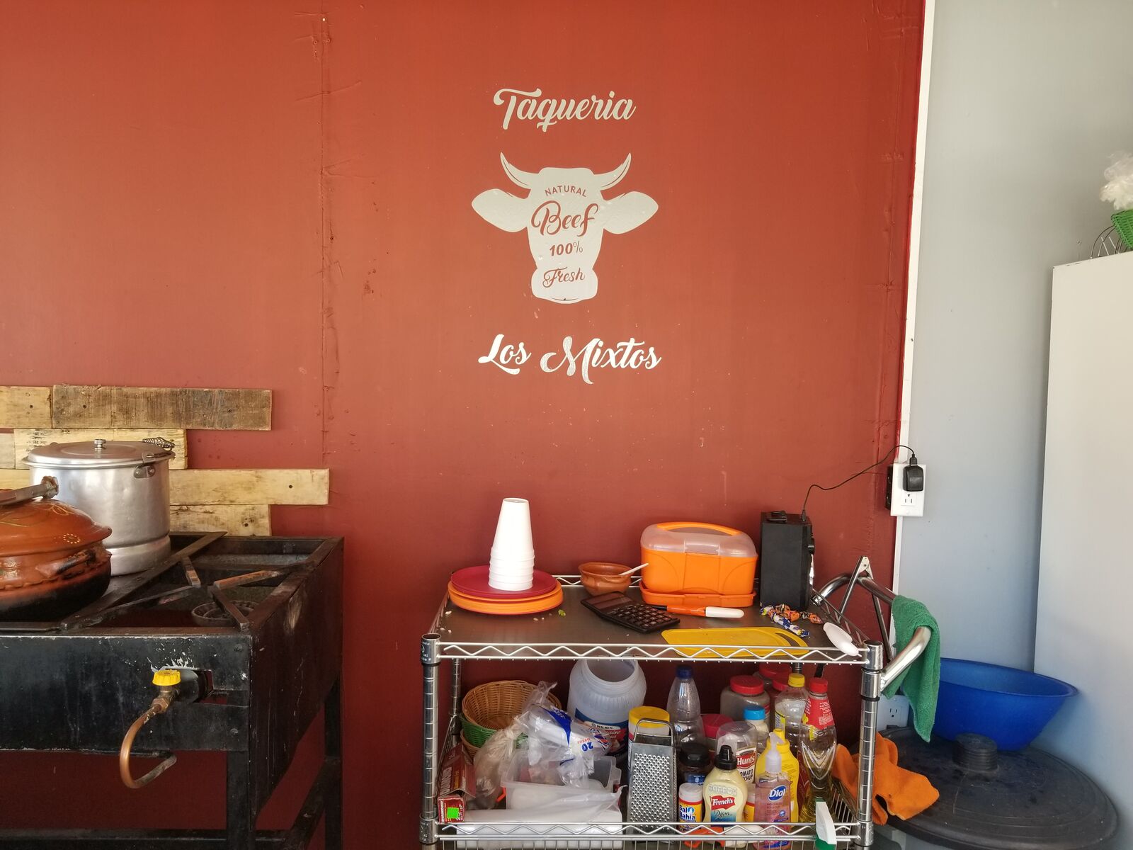 Taqueria Los Mixtos image 6