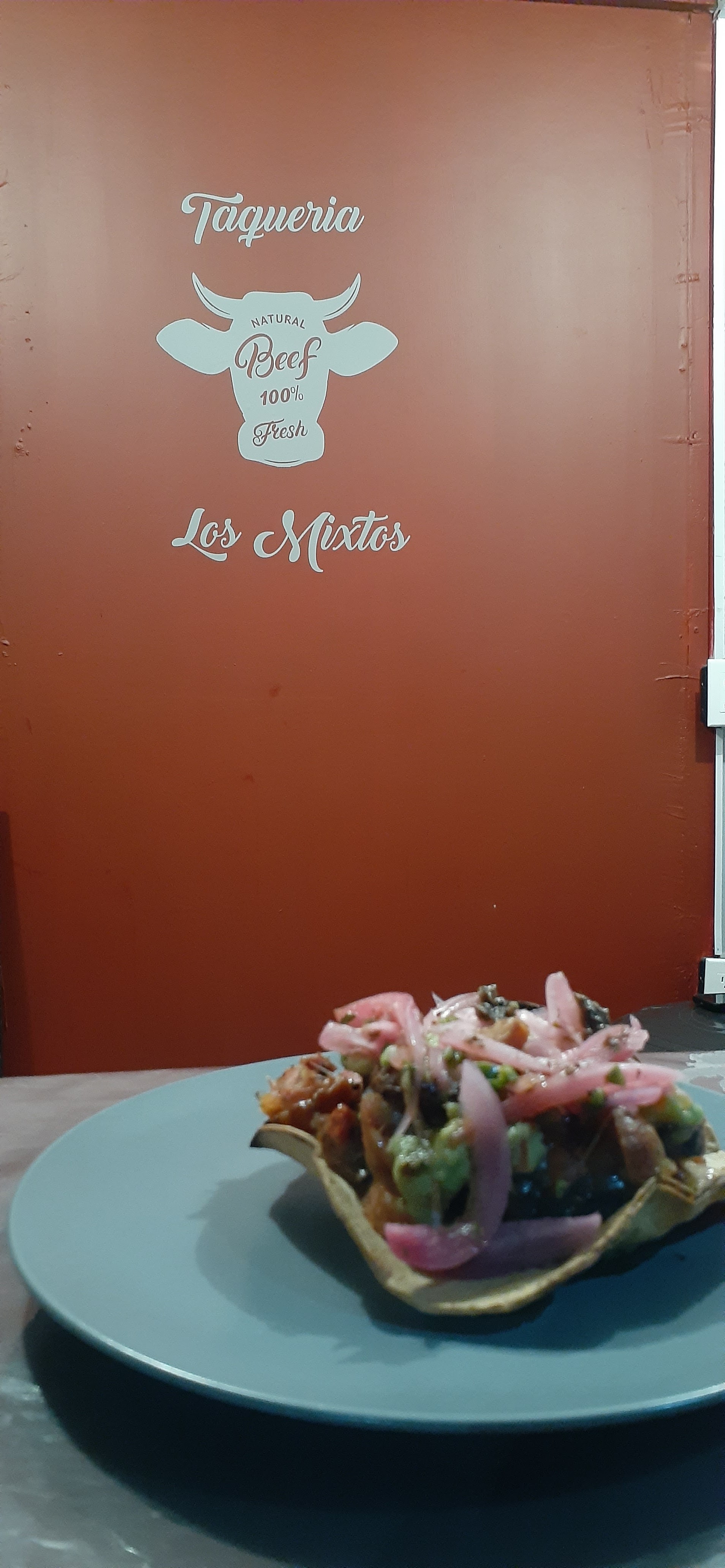 Taqueria Los Mixtos image 7