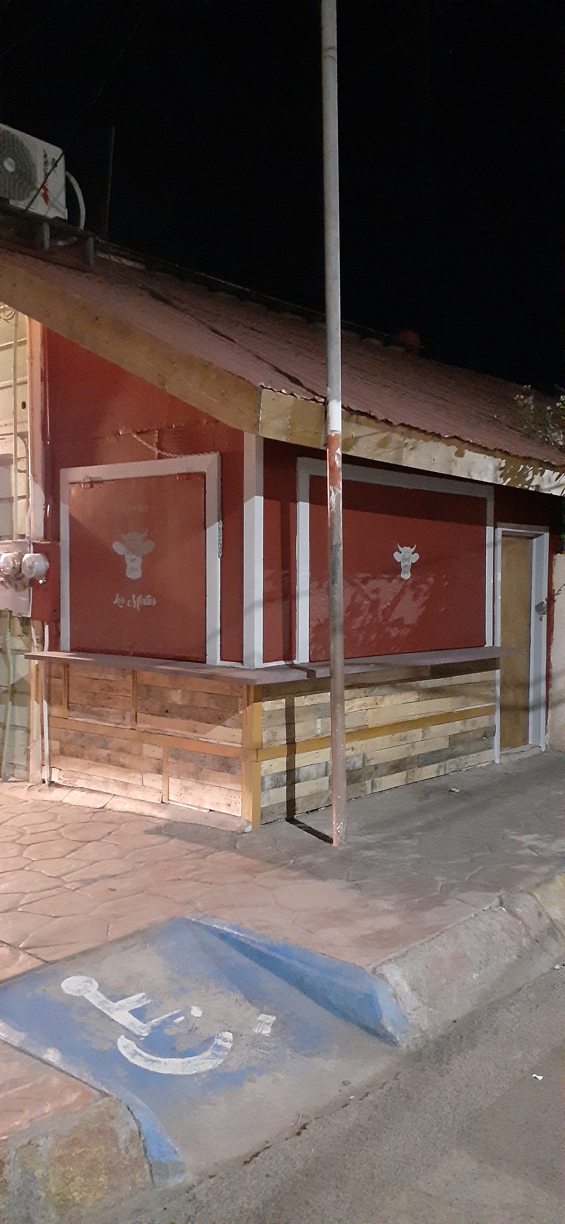 Taqueria Los Mixtos image 10