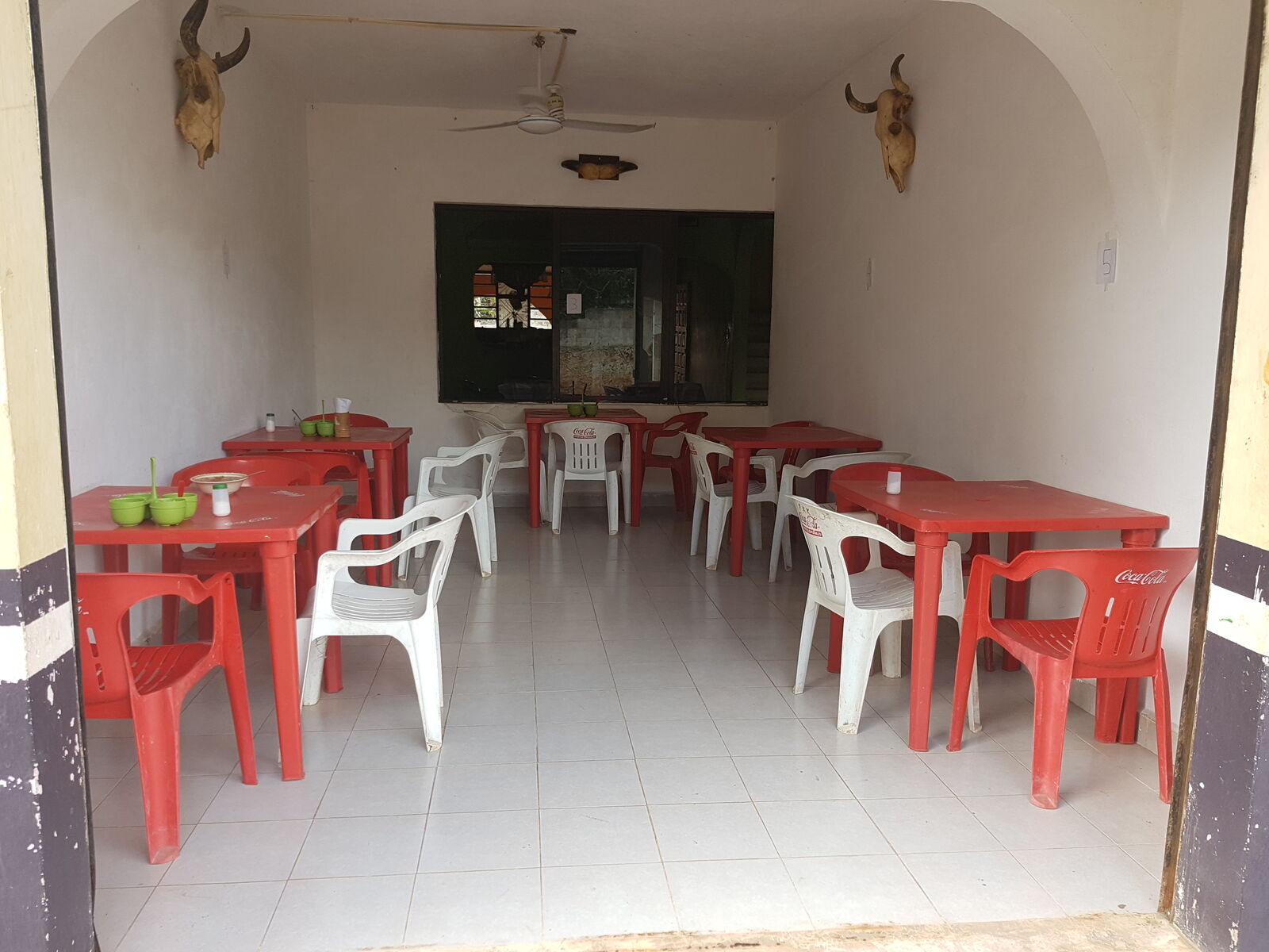 El Pariente image 5