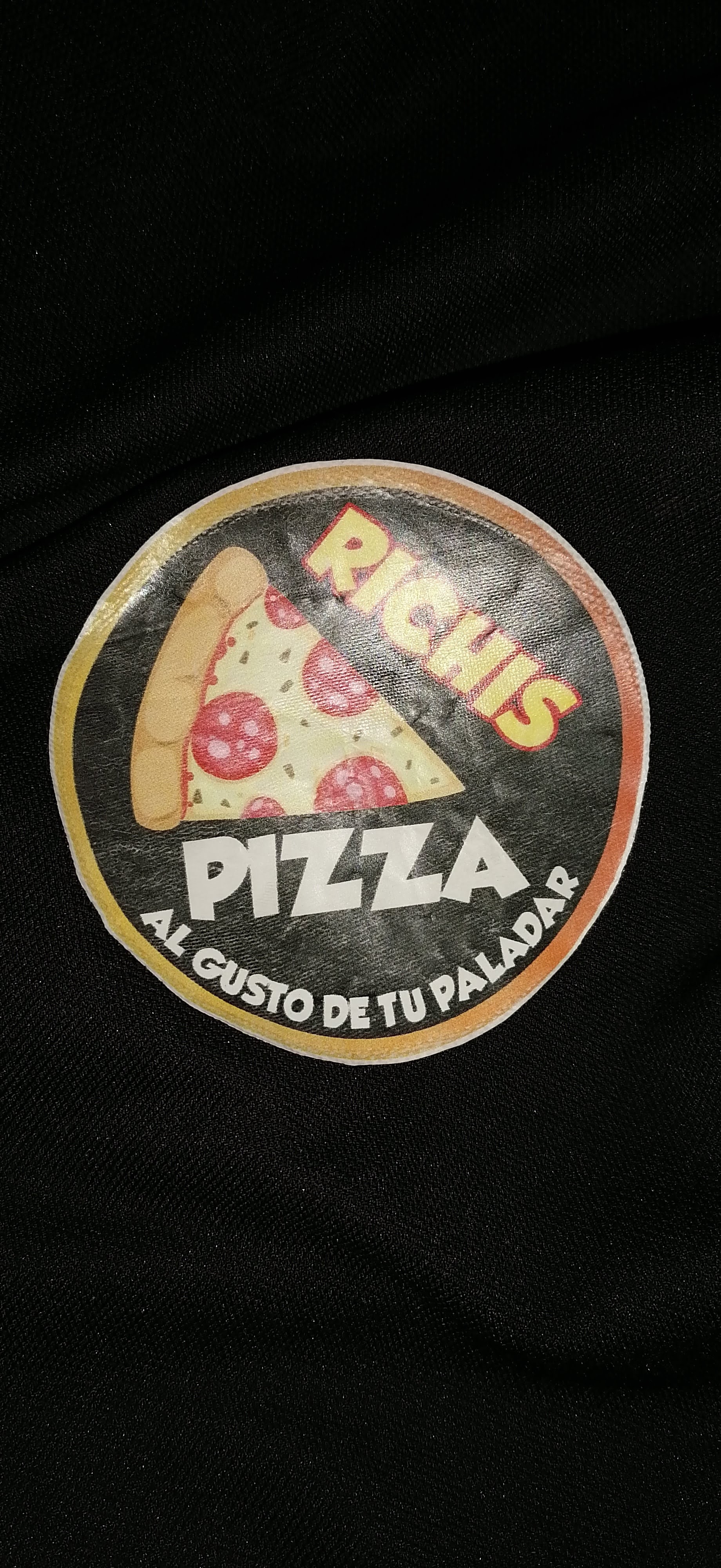 Richis pizza image 4