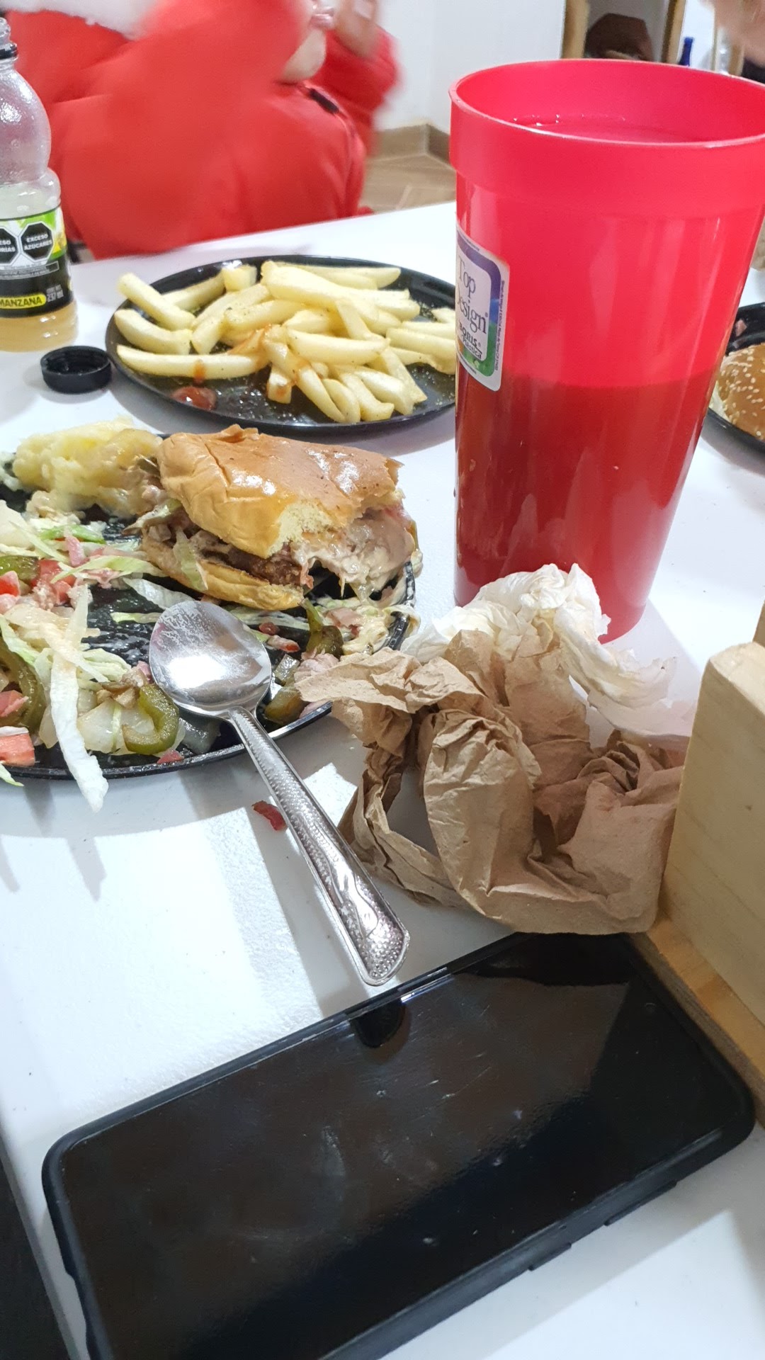 MEGABURGUERS image 9
