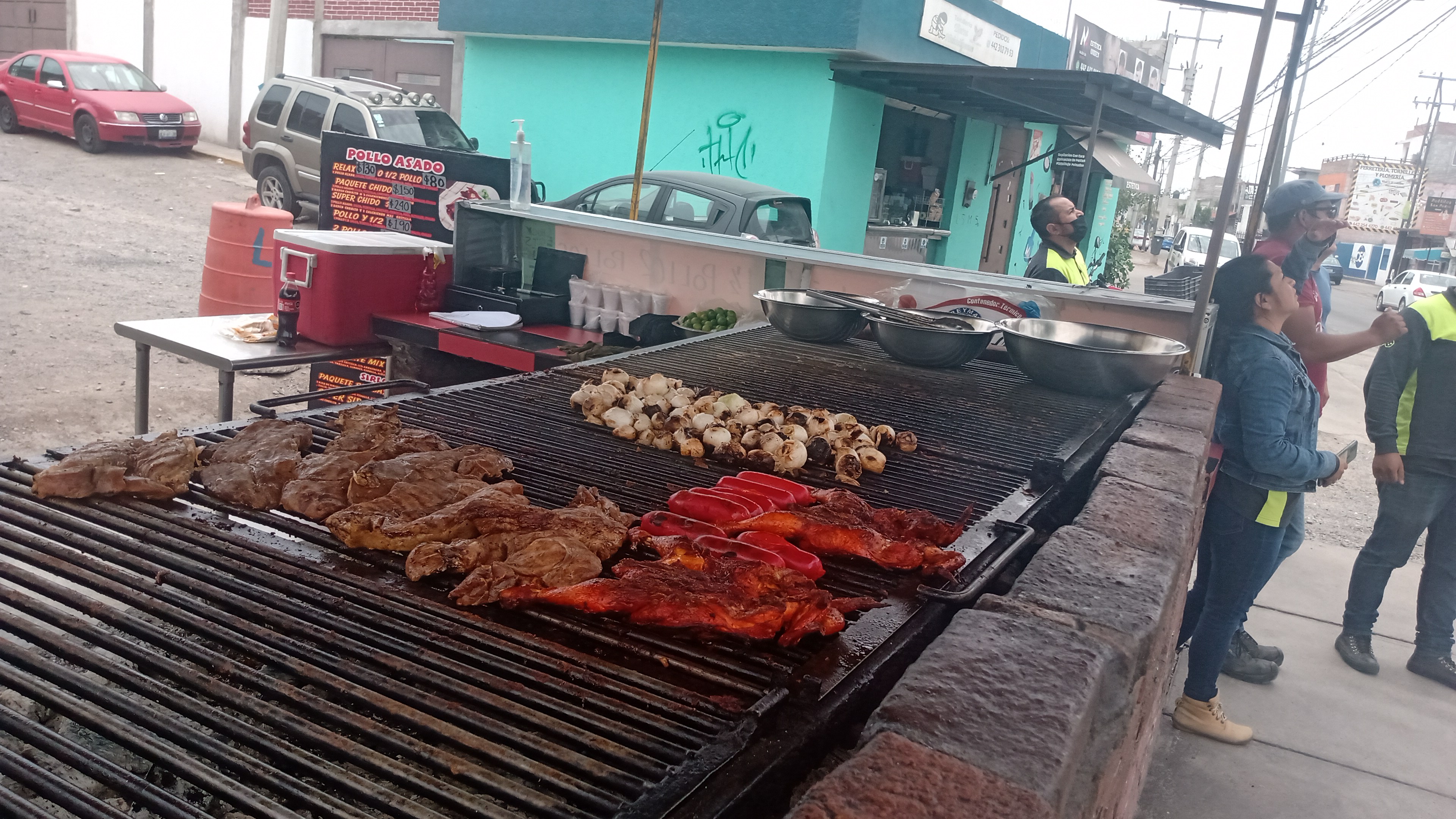 Los Pinche Pollos image 7