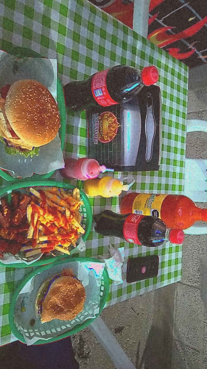 Las Pinches Hamburguesas image 2