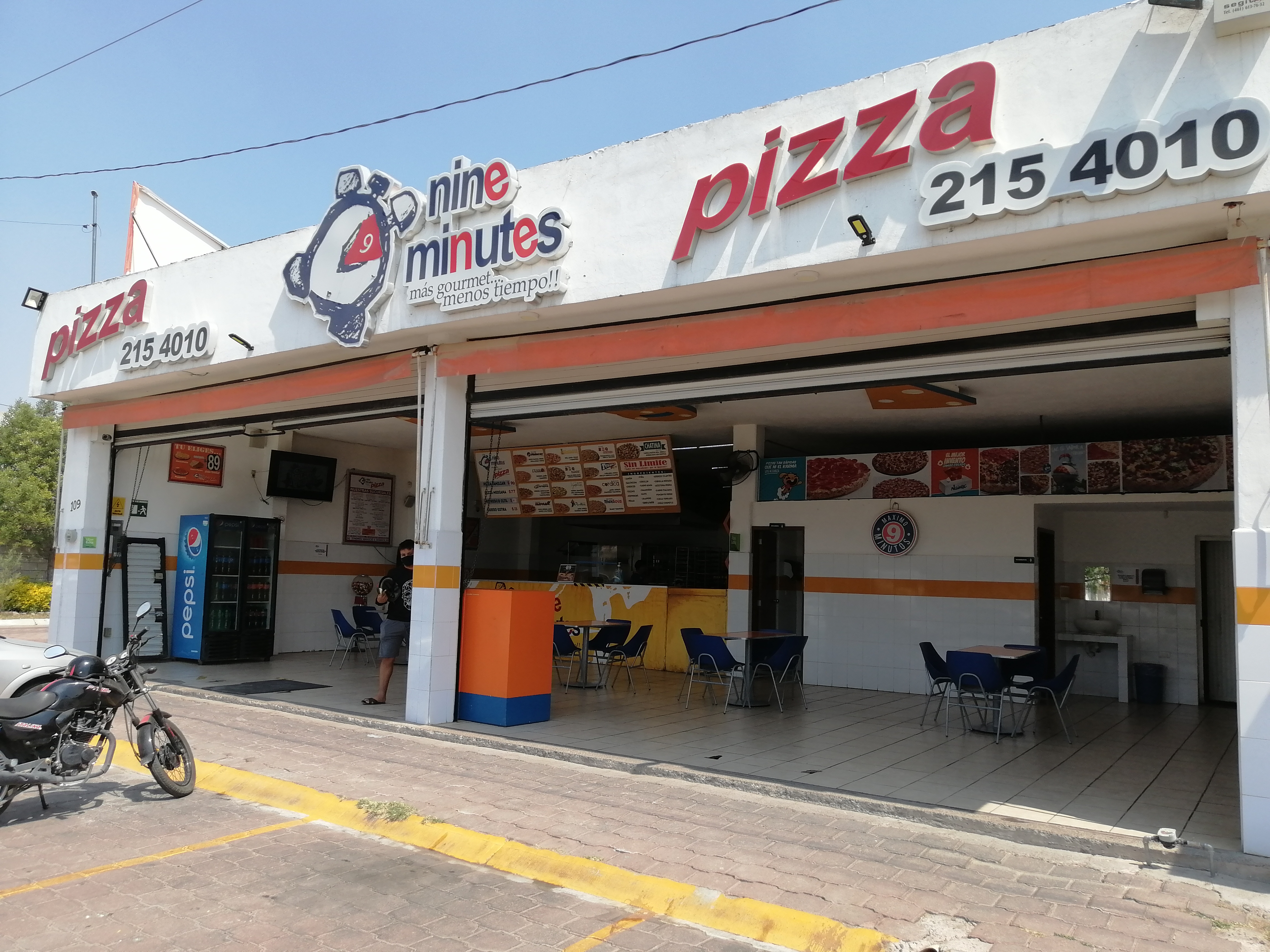 Nine Minutes Pizza Olivos image 1