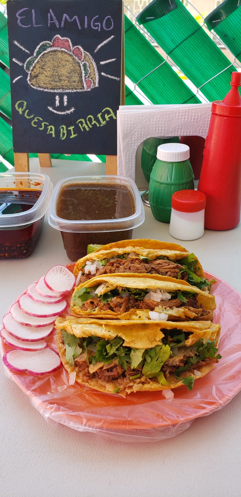 Quesabirrias "El amigo" image 1