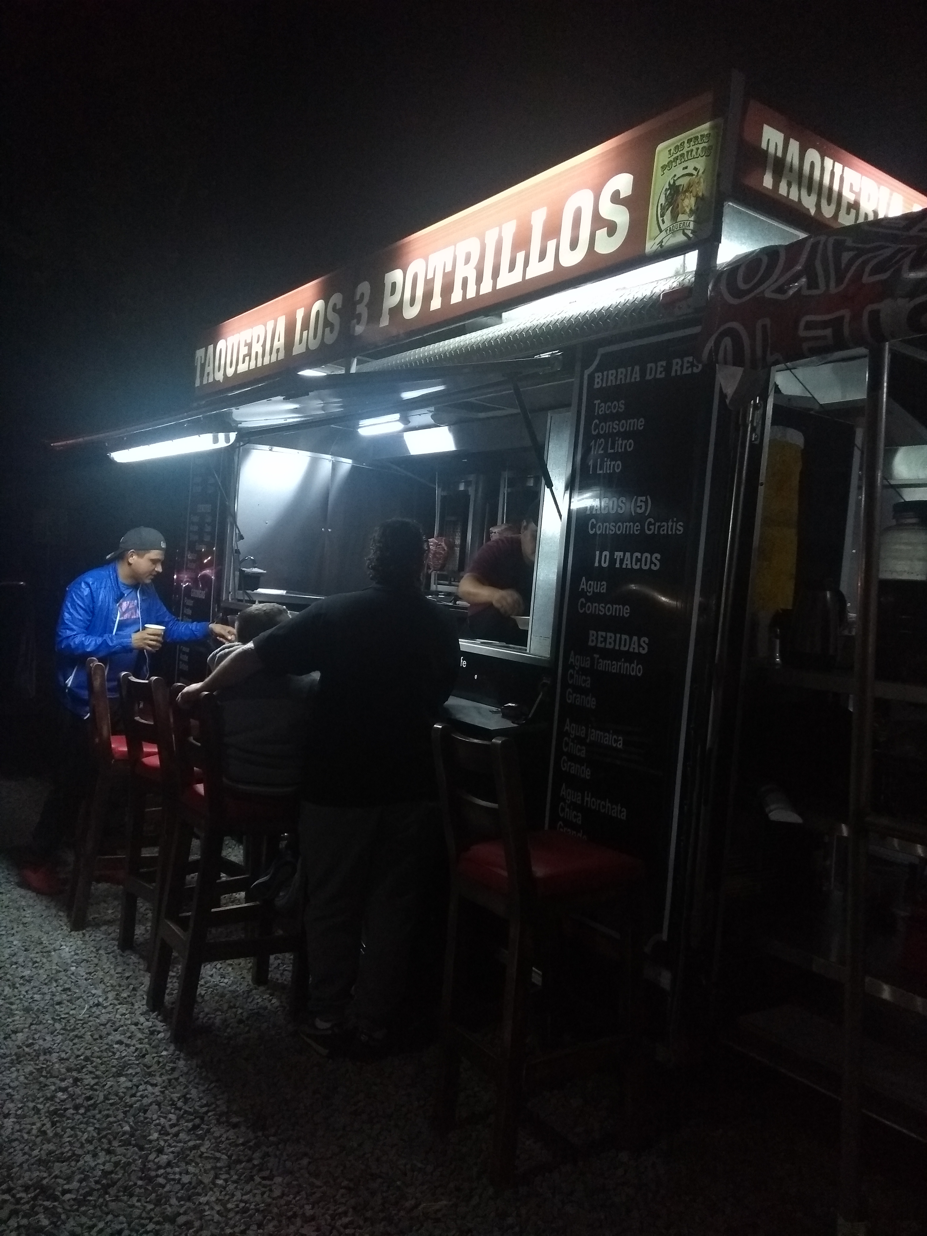 Los Tres Potrillos Taquería image 1