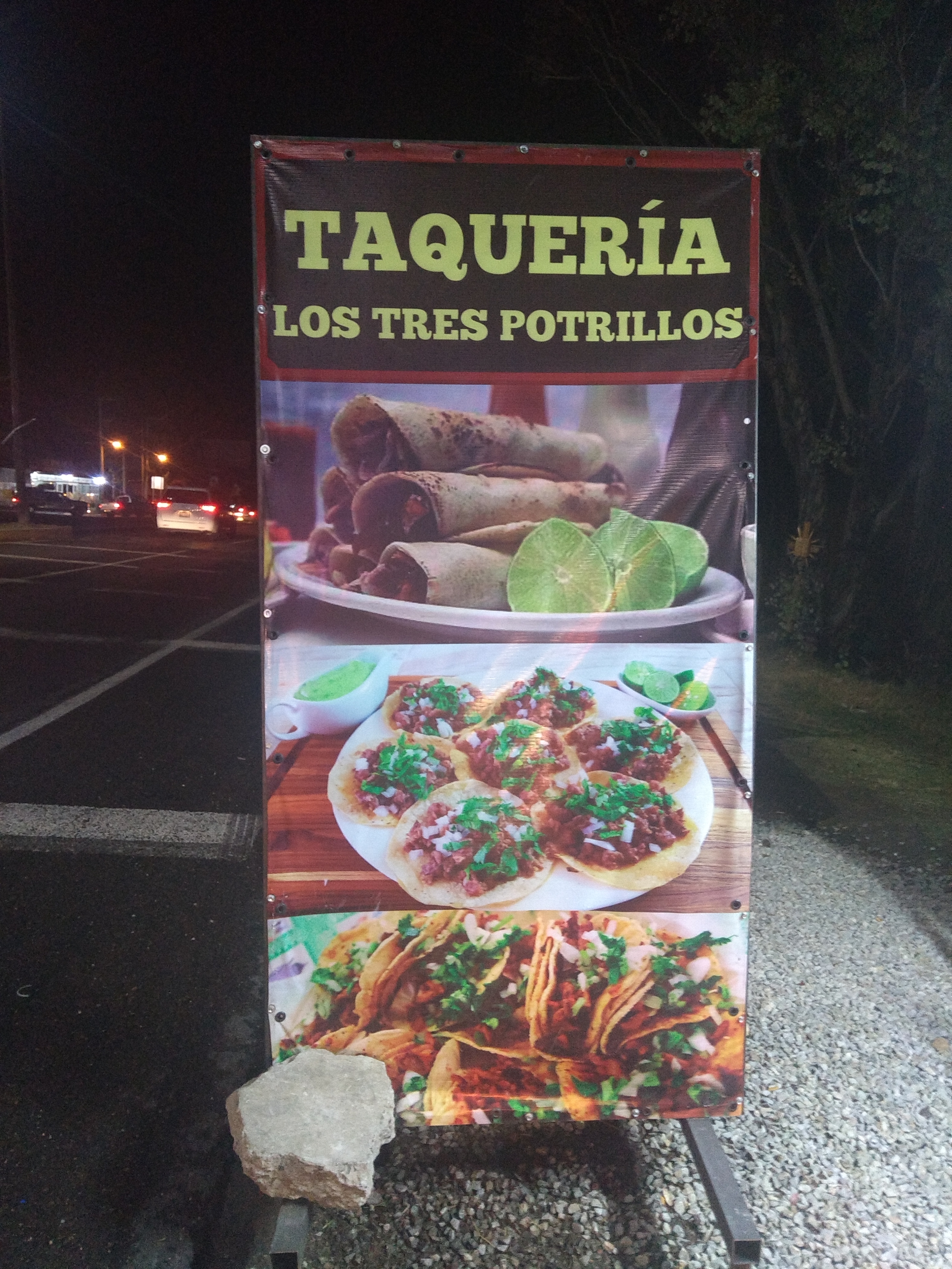 Los Tres Potrillos Taquería image 4