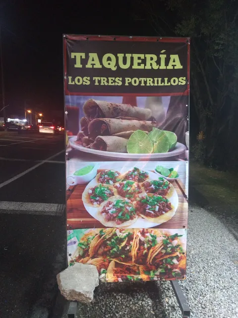 Los Tres Potrillos Taquería image 4