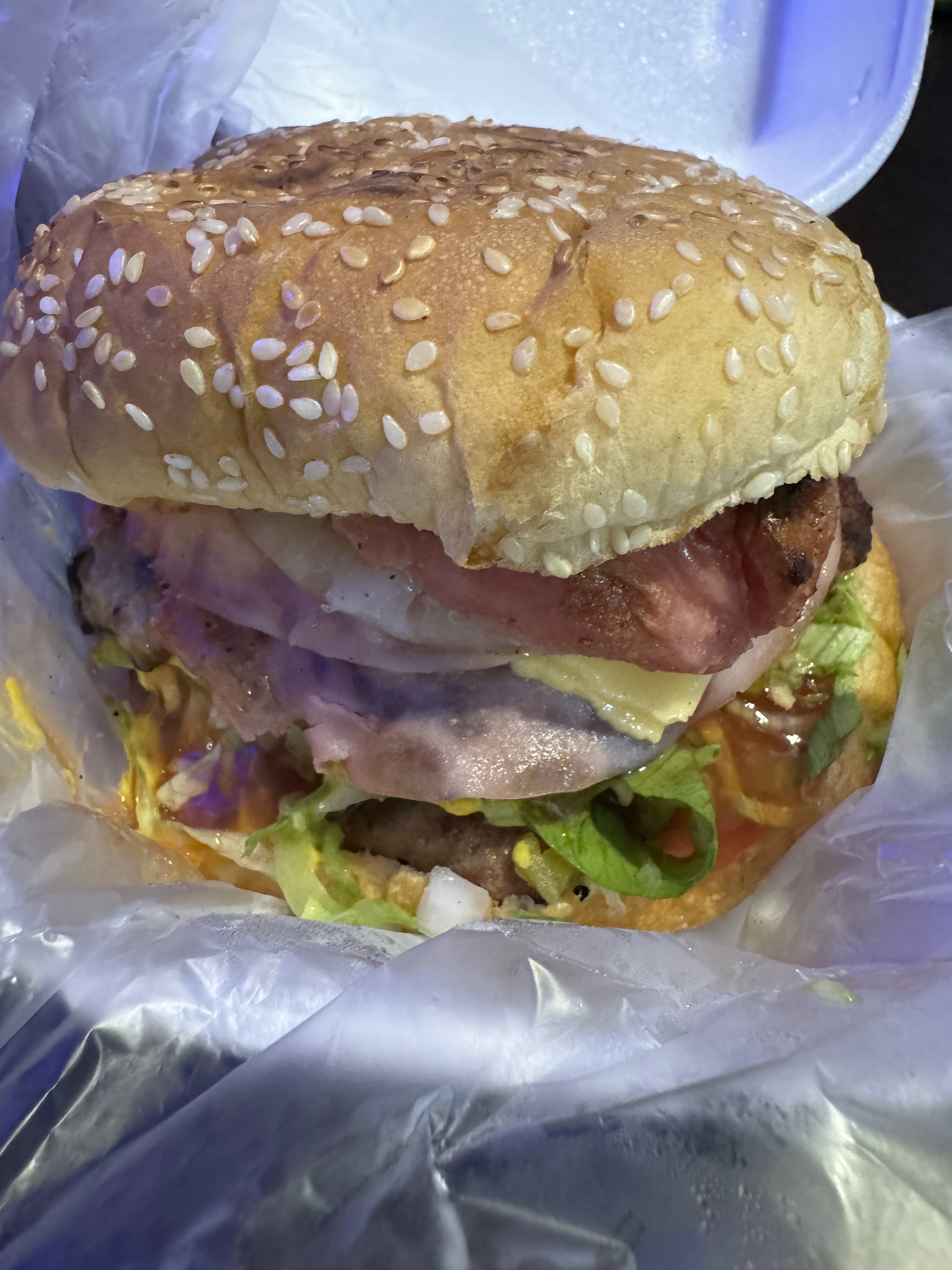 Hamburguesas al carbón LA FLAMA image 4