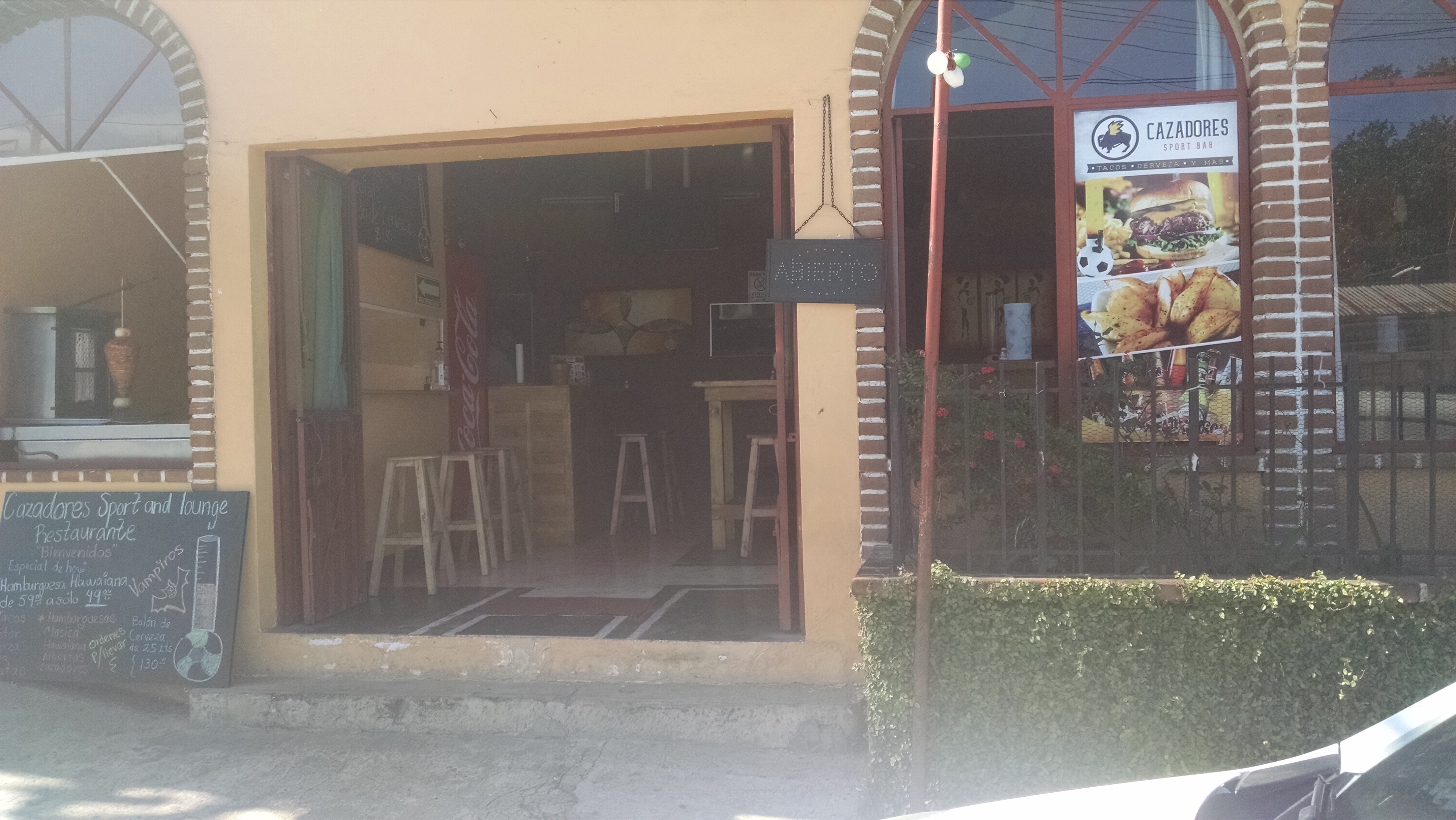 Cazadores Sport Bar image 5