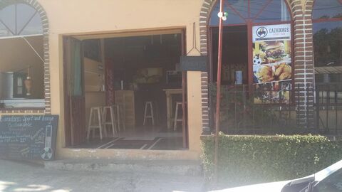 Cazadores Sport Bar image 5