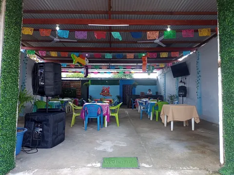 Mariscos y Micheladas La Tía Ñormis image 1