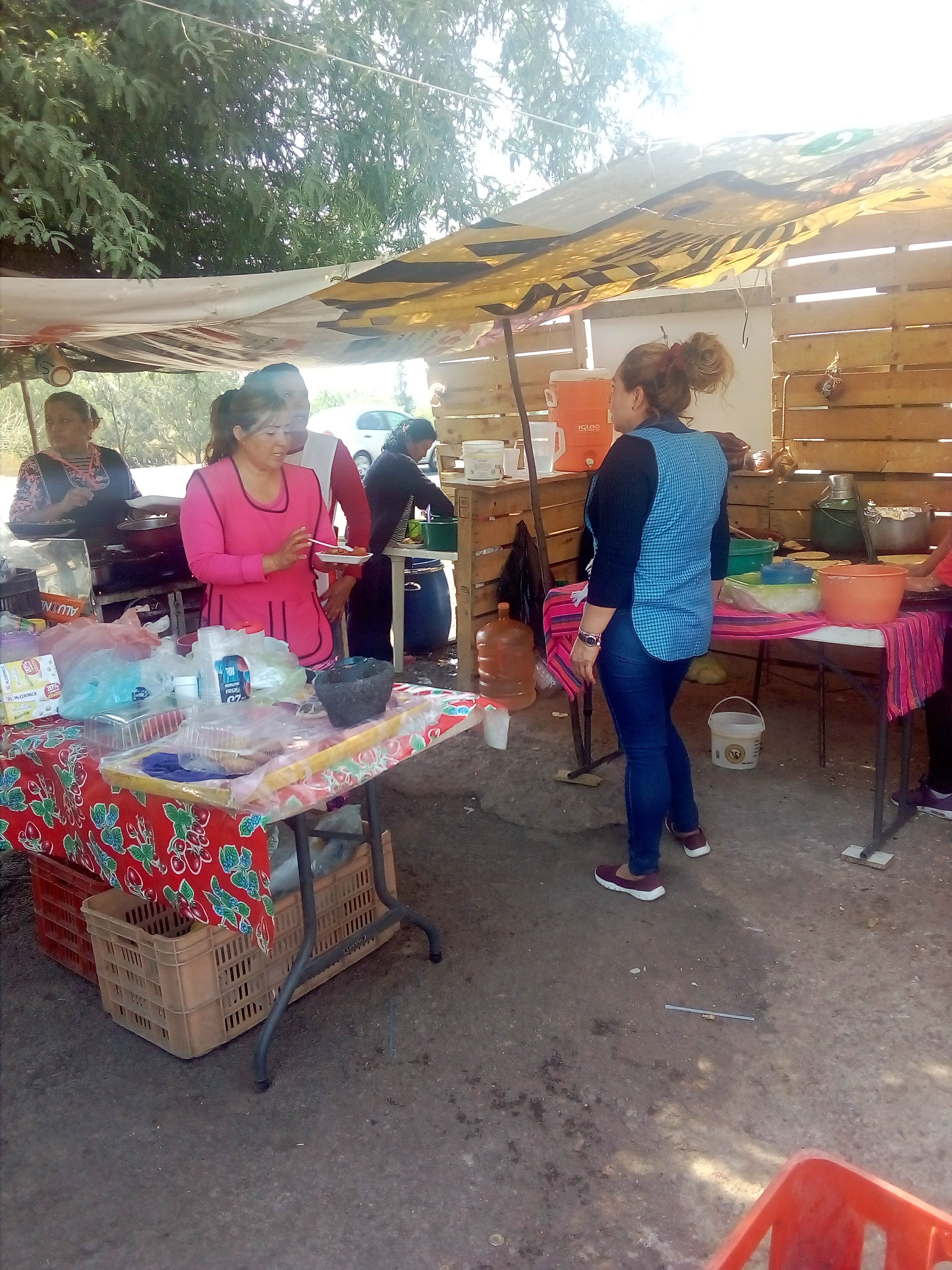 Gorditas y quesadillas El Mezquitito image 5