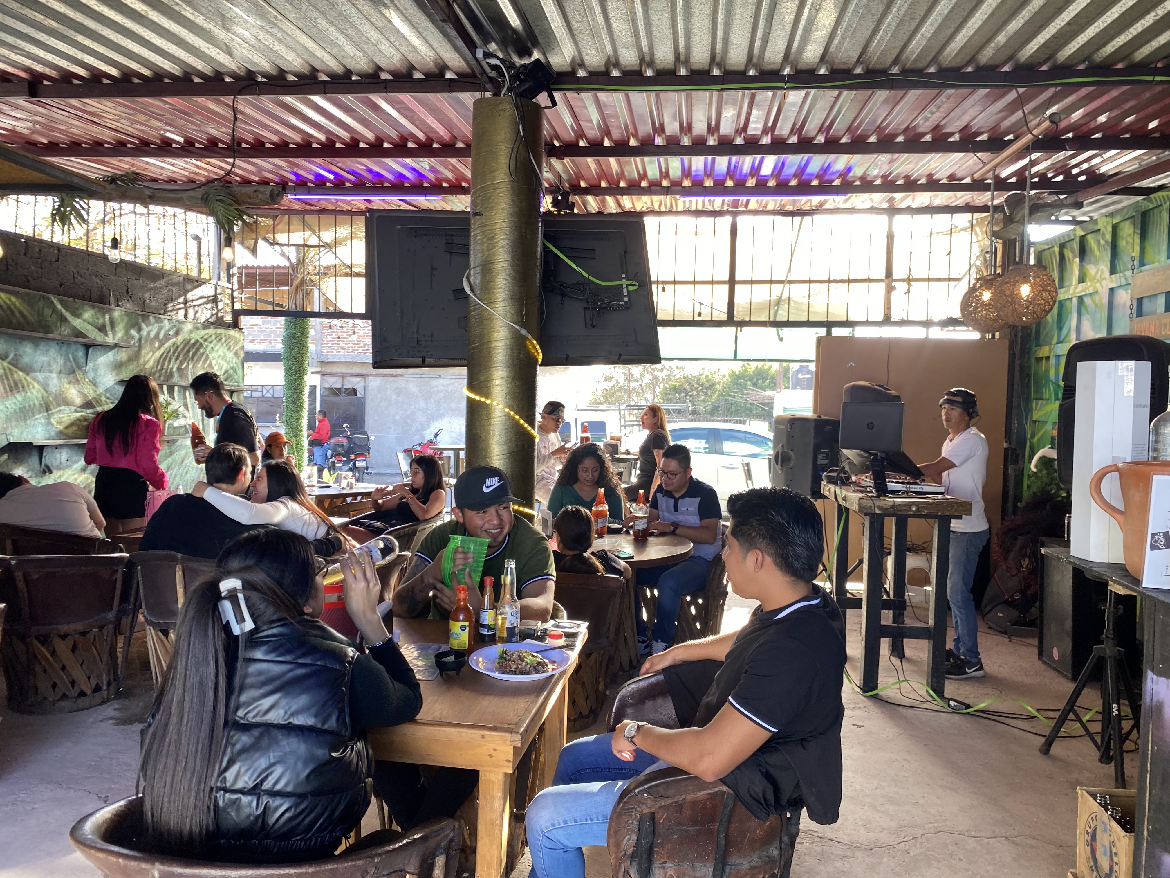 Toños & Charlies image 4