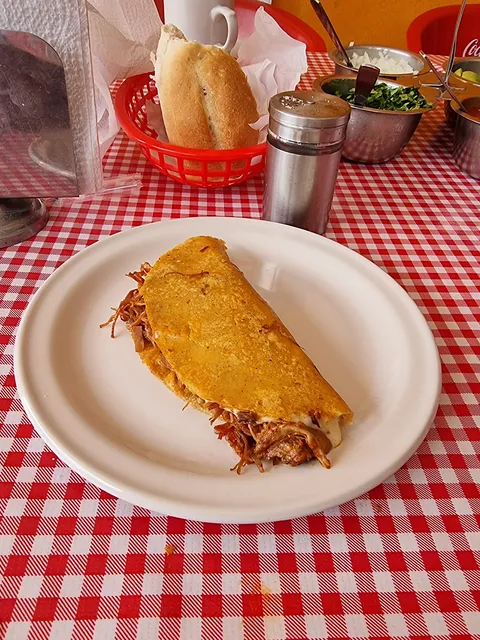 El Chino image 1