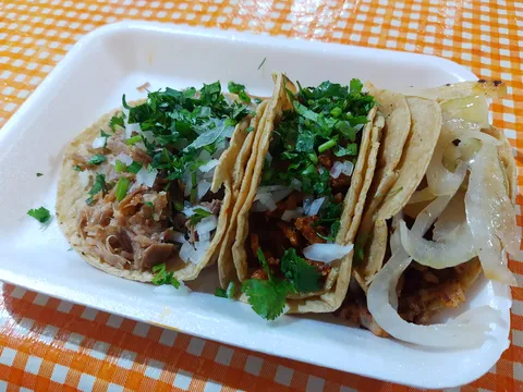 El Chino image 3