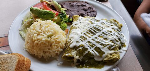 Los Magueyes Restaurant image 2