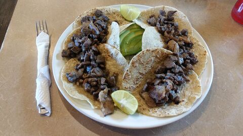 Los Magueyes Restaurant image 5