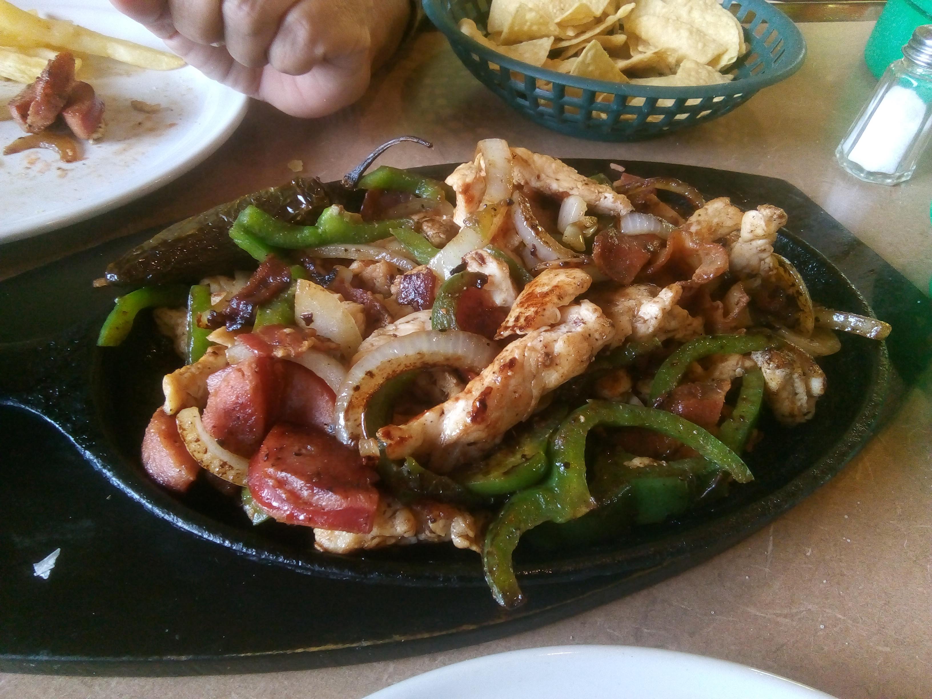 Los Magueyes Restaurant image 9