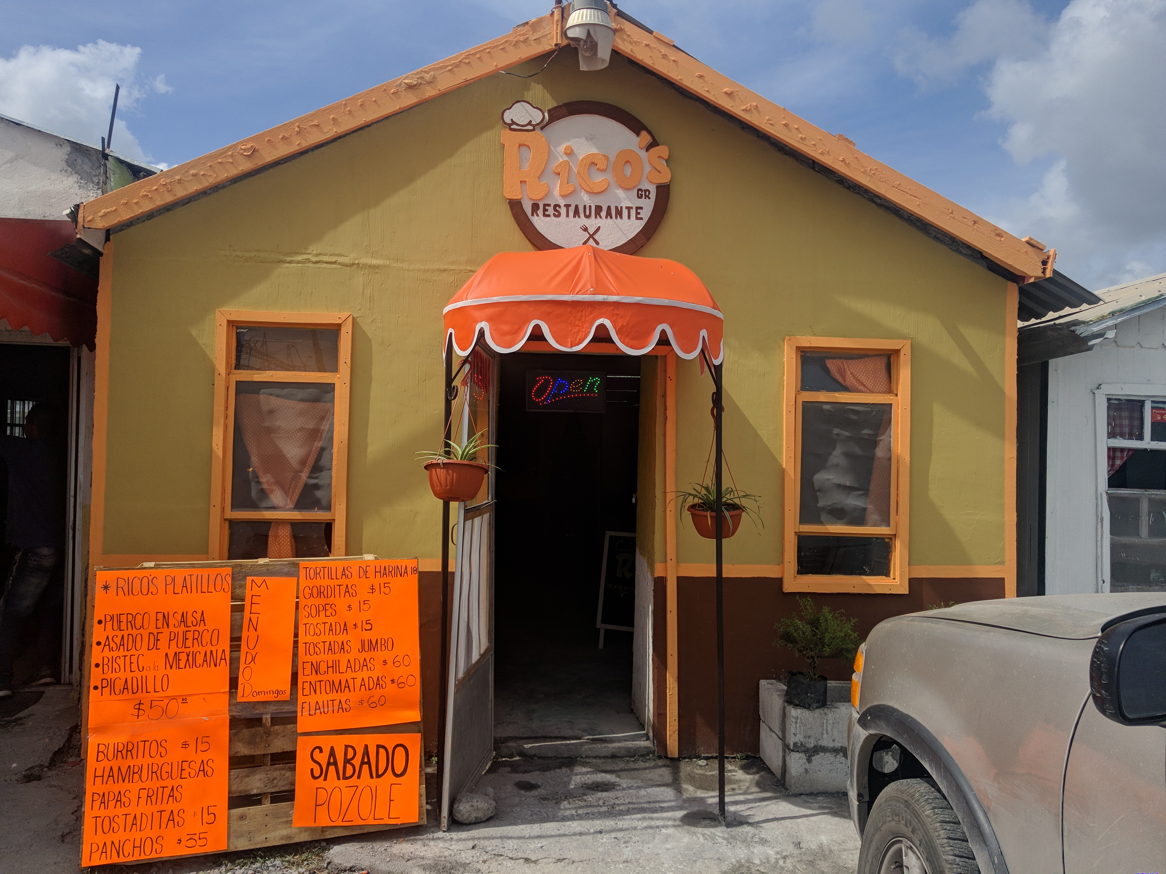 RICO'S Restaurante image 8