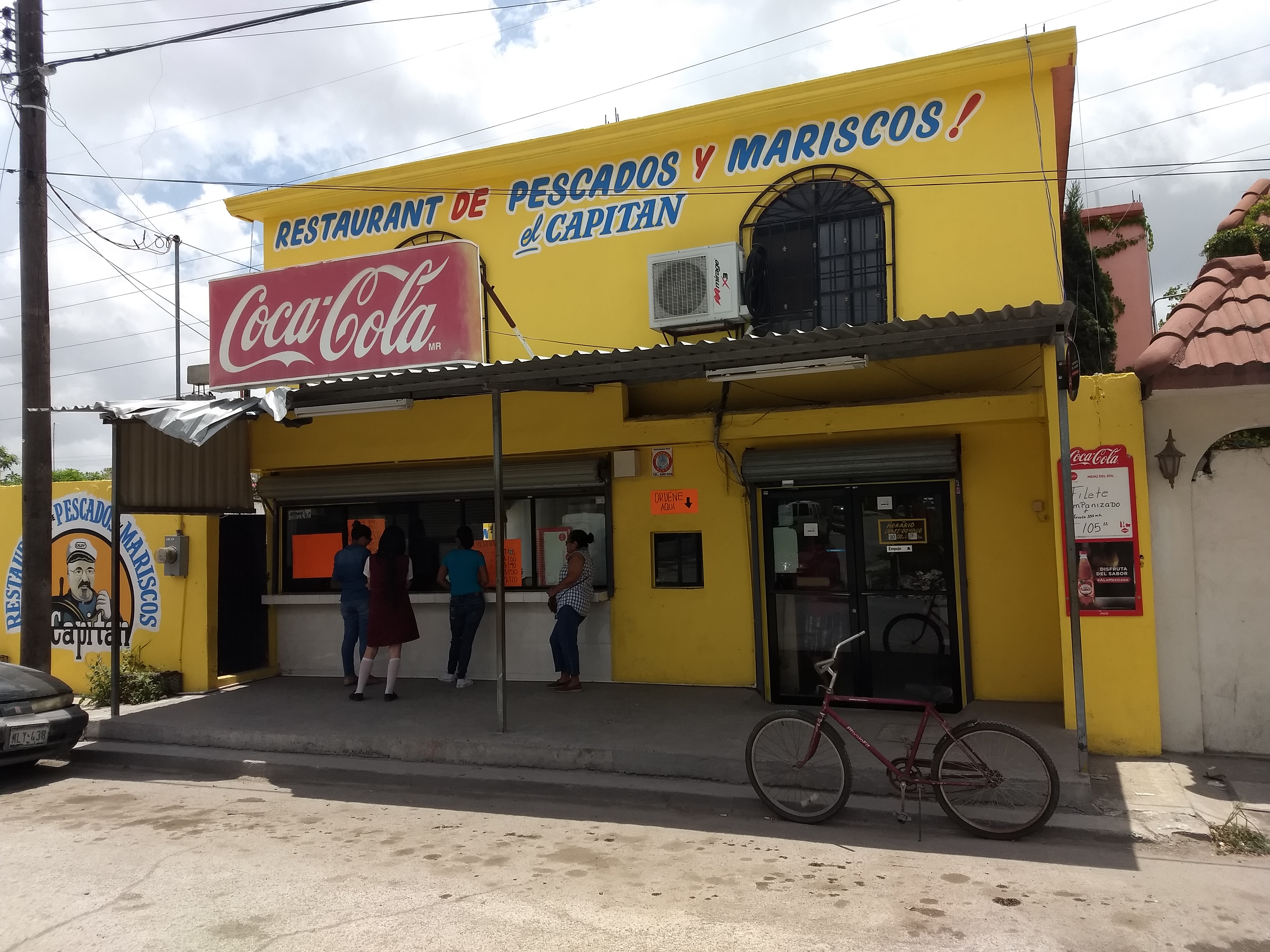 Restaurant De Pescados Y Mariscos "El Capitan" image 1