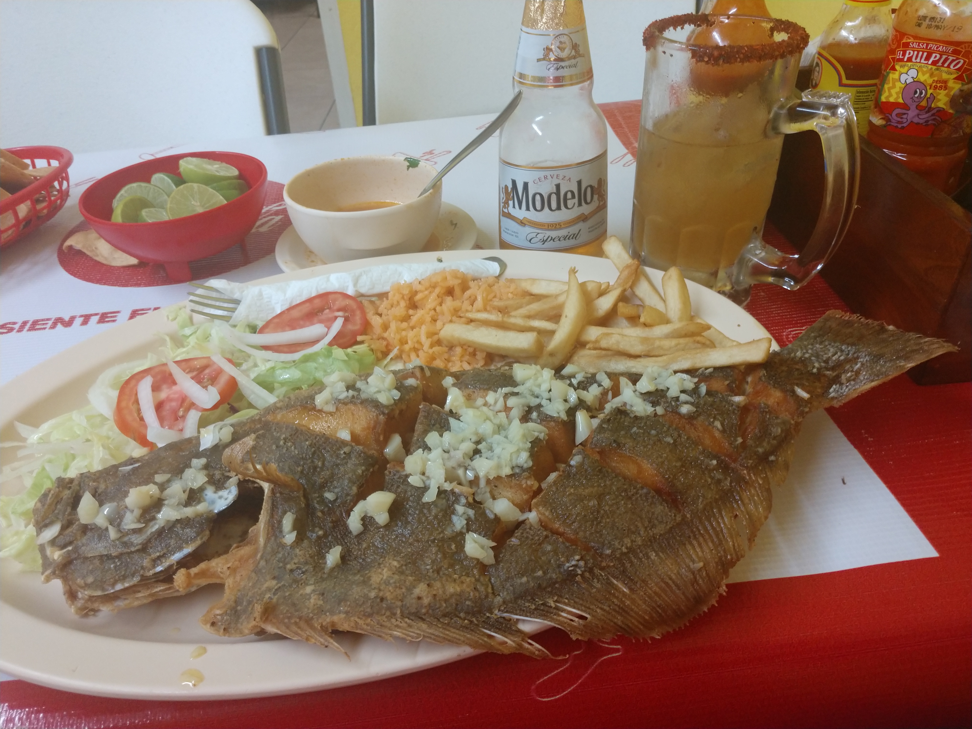 Restaurant De Pescados Y Mariscos "El Capitan" image 6