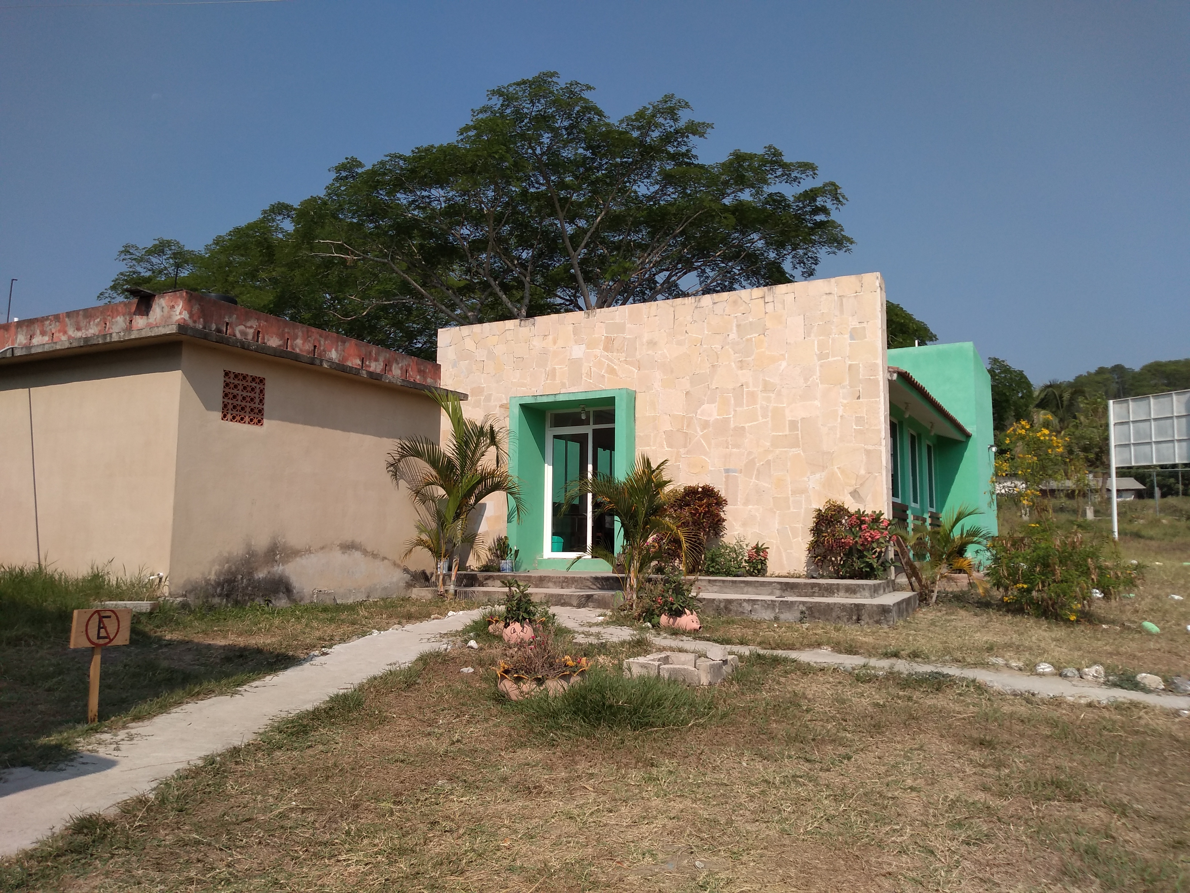 Puerta a la Montaña image 1