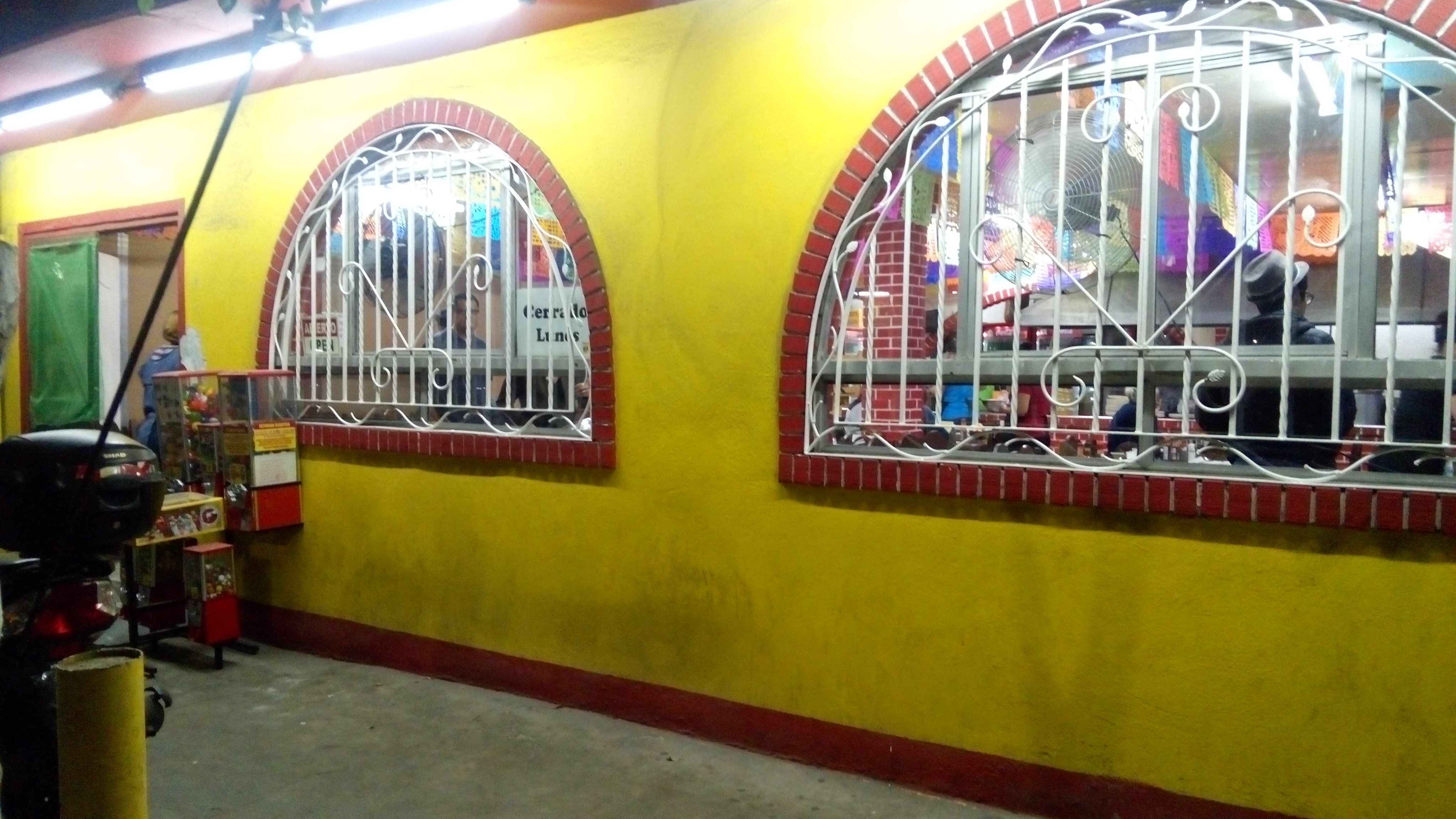 Cenaduria Tlaquepaque image 1