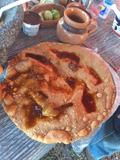 Doña mari comida casera rica barbacoa y pancita de res gorditas de guisos y una variedad de bebidas incluyendo el rico pulque image 1
