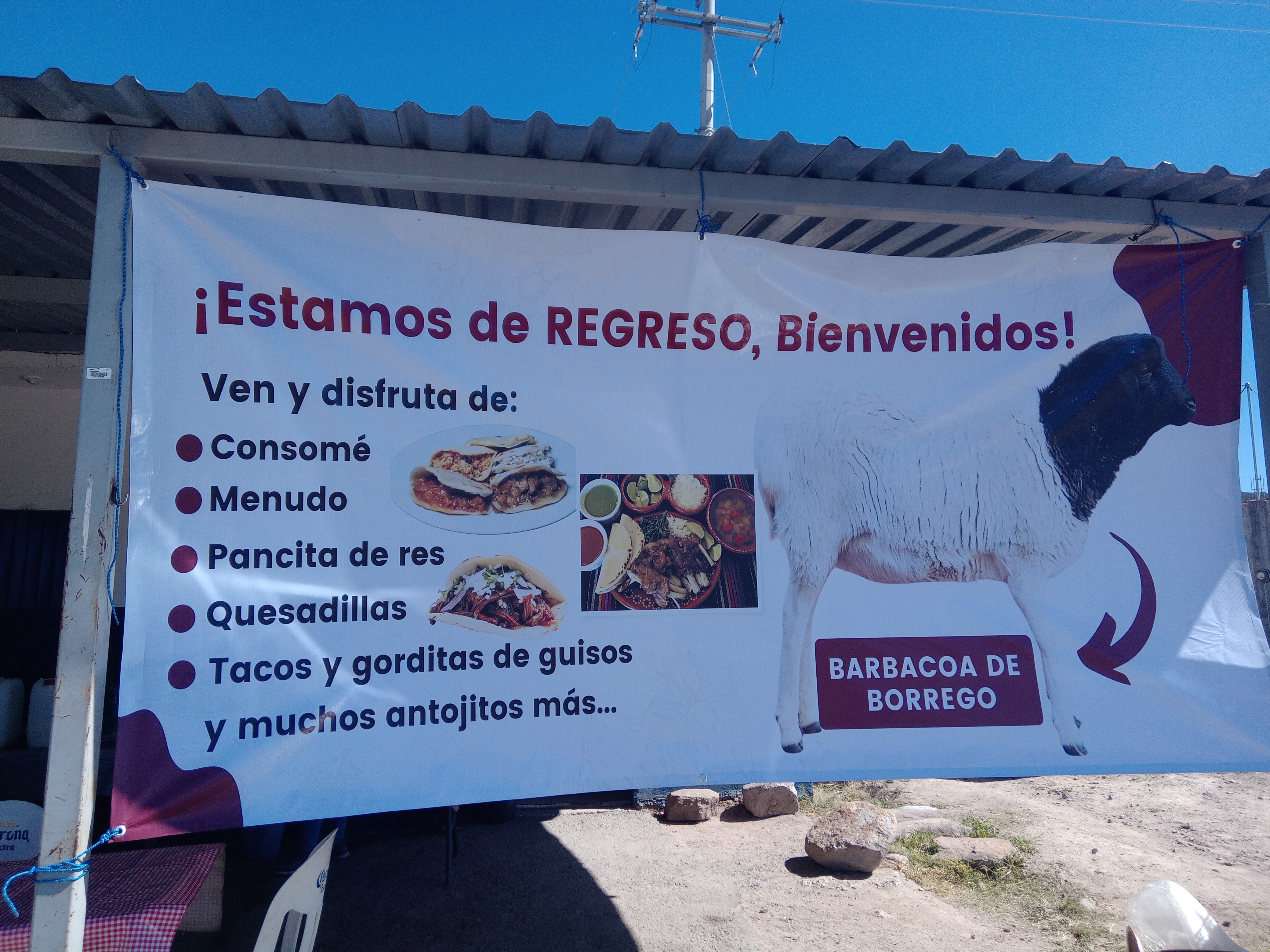 Doña mari comida casera rica barbacoa y pancita de res gorditas de guisos y una variedad de bebidas incluyendo el rico pulque image 2