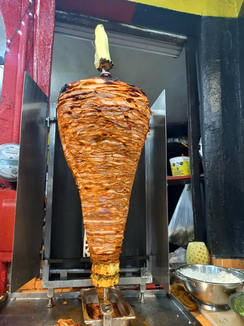 Taqueria El Pariente Suc. Calzada San Pedro image 5