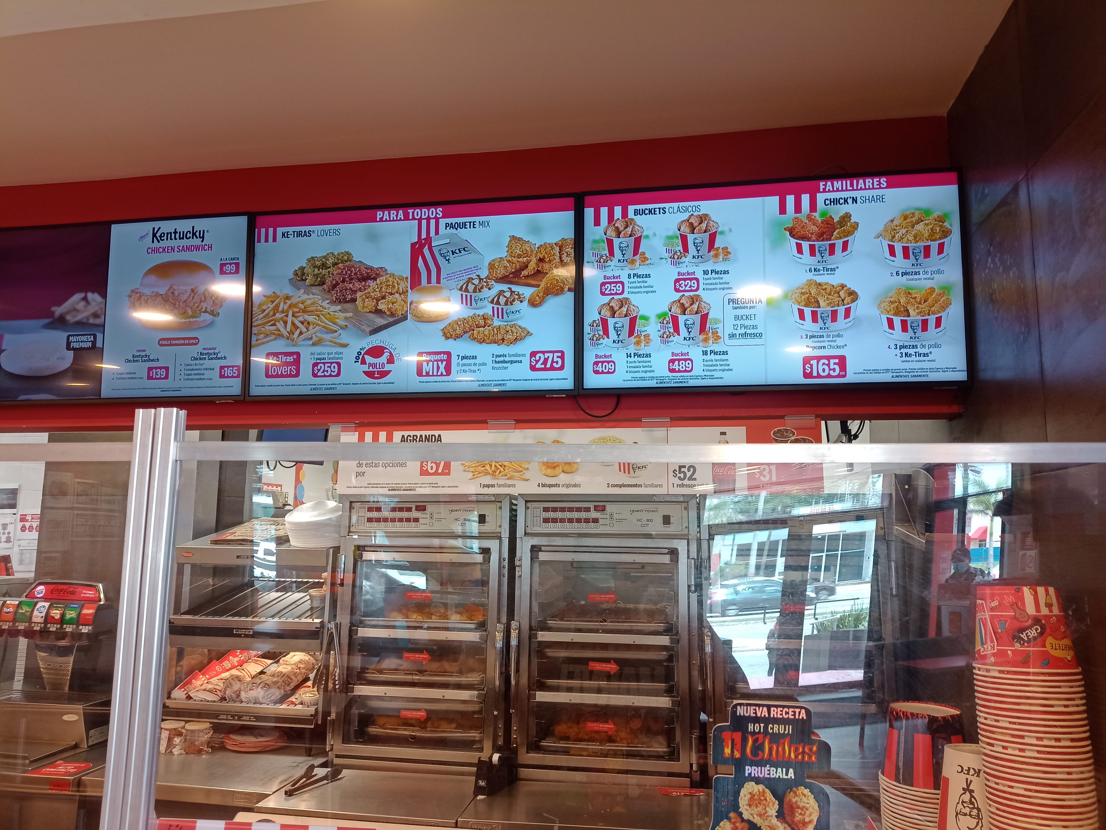 KFC Avenida Hidalgo Norte image 4